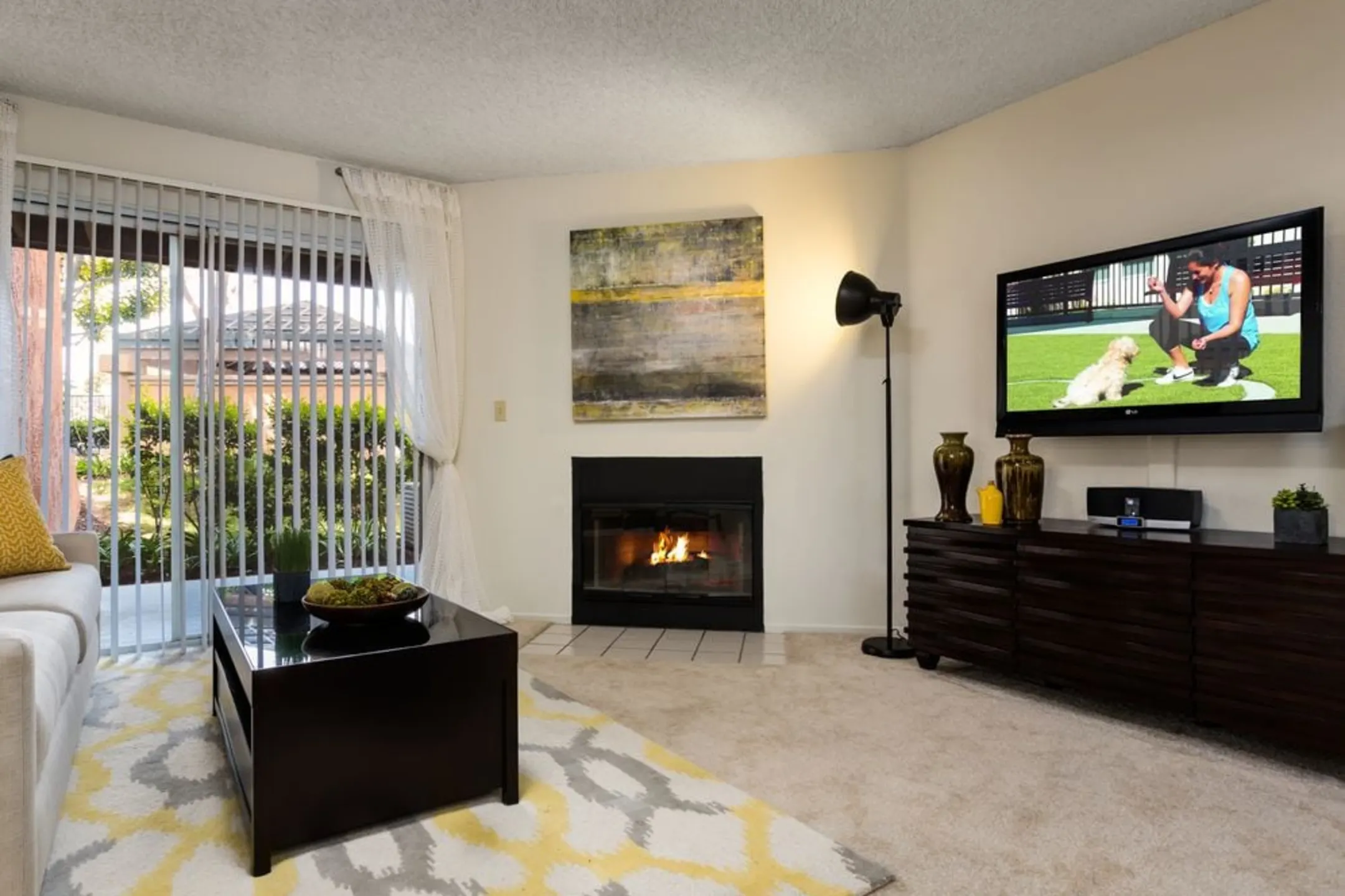 eaves Phillips Ranch Apartments Pomona, CA 91766