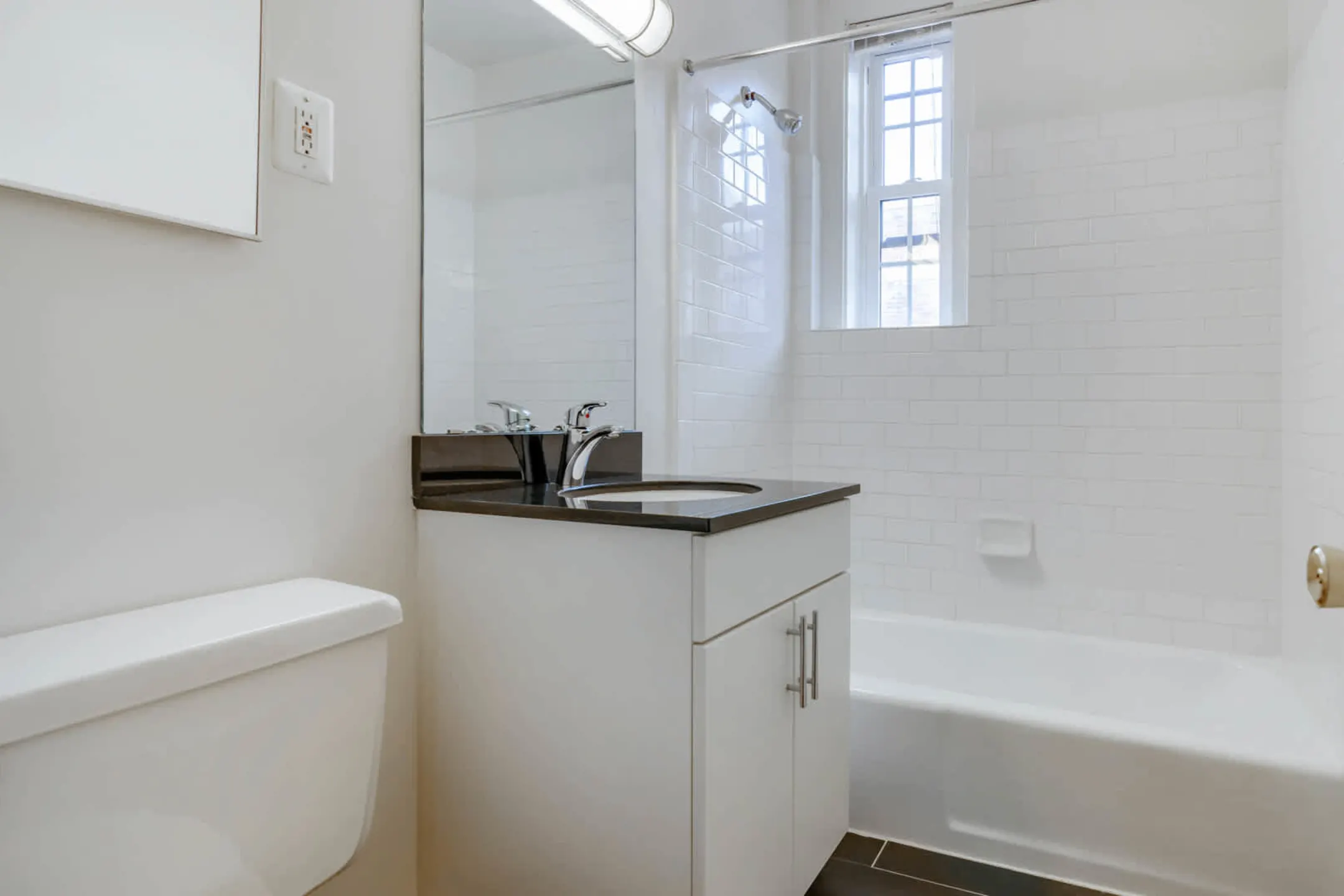 Bathroom - Connecticut Heights - Washington, DC