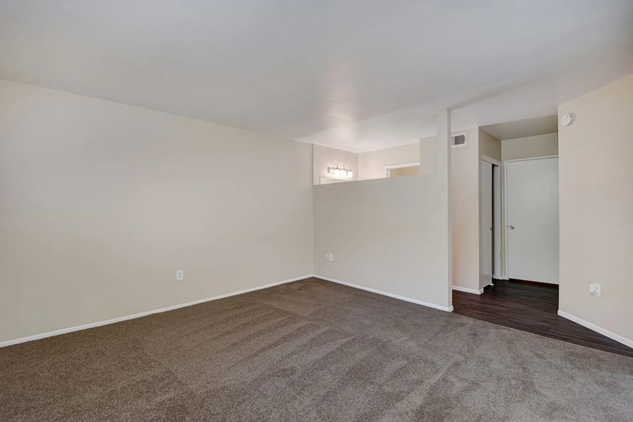 Lake Dianne Apartments - Santa Ana, CA 92705