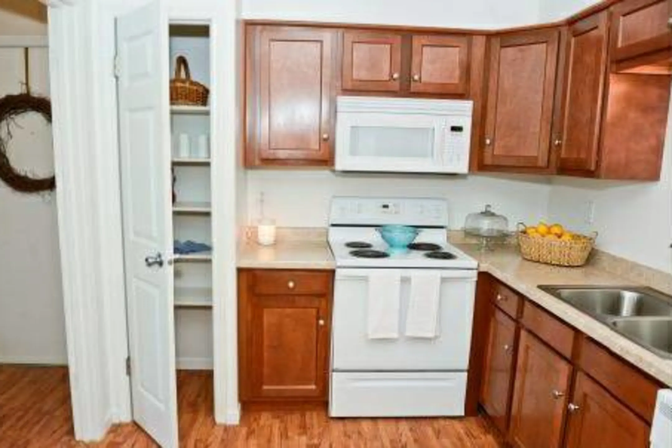 Castleton Manor 5850 Laketon Dr Indianapolis, IN Apartments for Rent Rent.