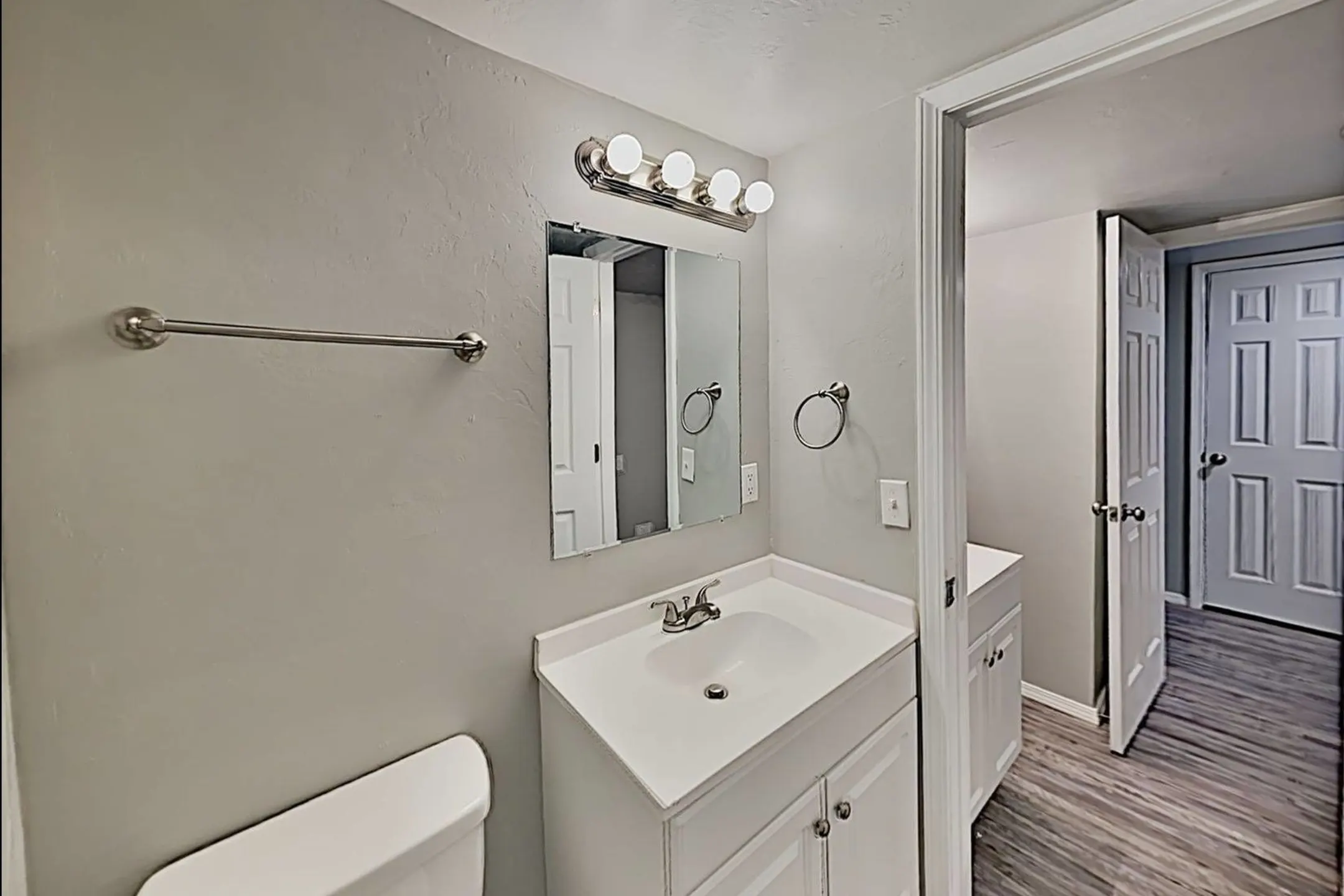 Vines at Meridian 5418 N Meridian Ave Oklahoma City, OK Apartments