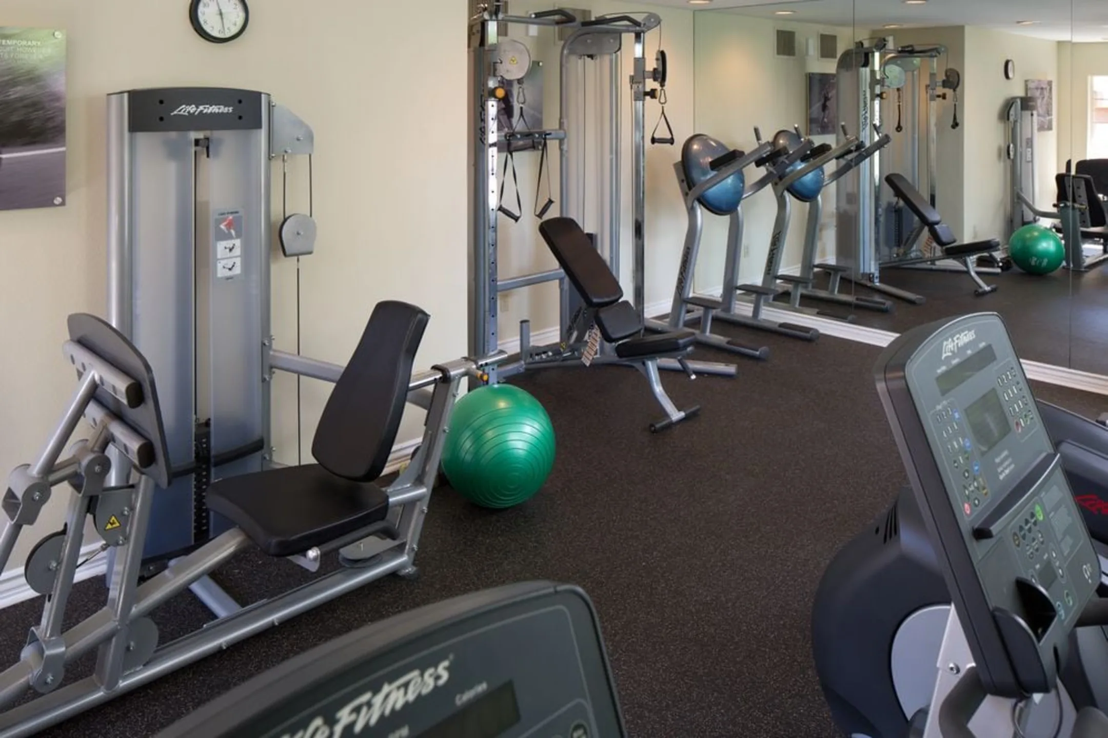 Fitness Weight Room - eaves La Mesa - La Mesa, CA