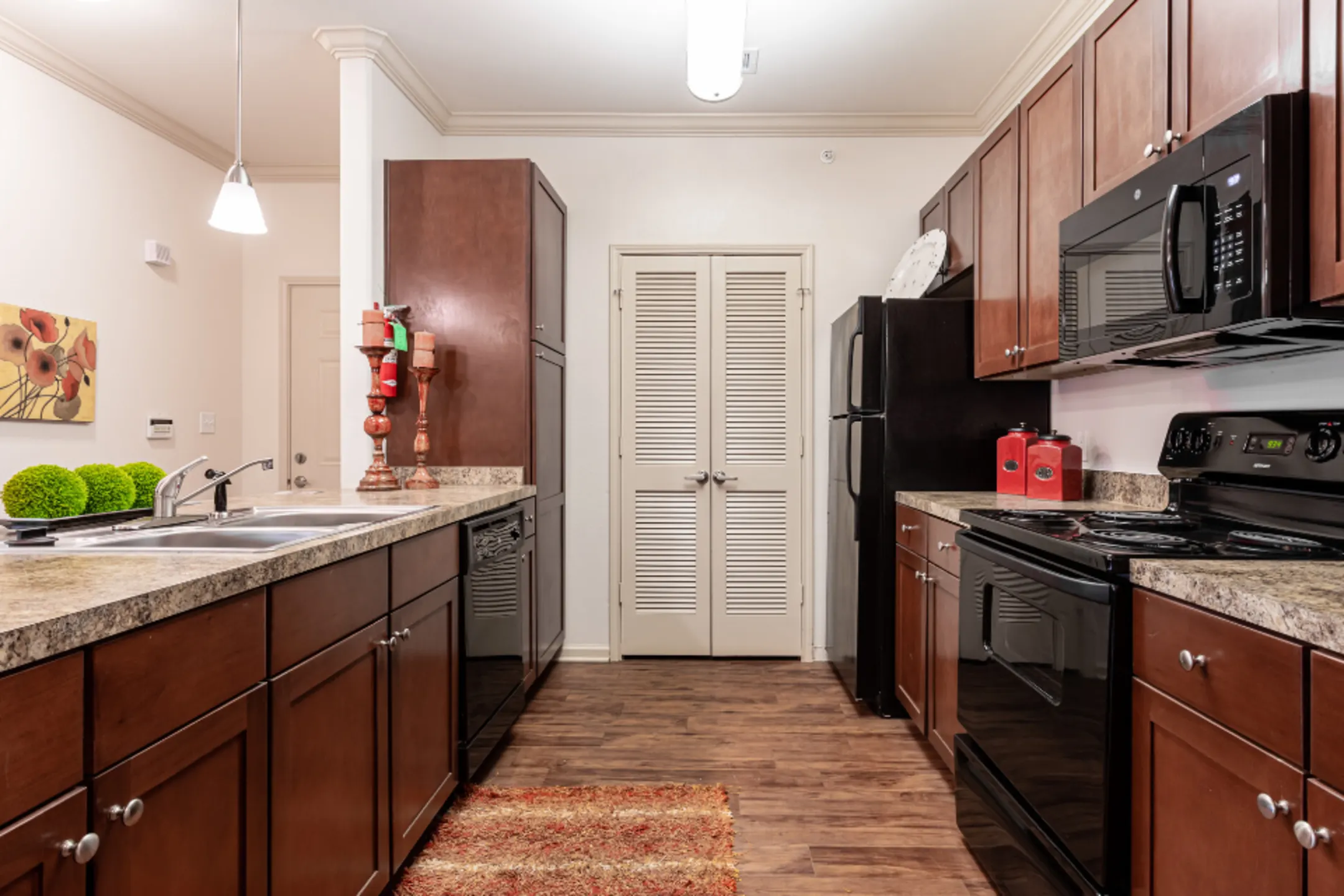 Kitchen - Jamestown Place Apartments - Bossier City, LA