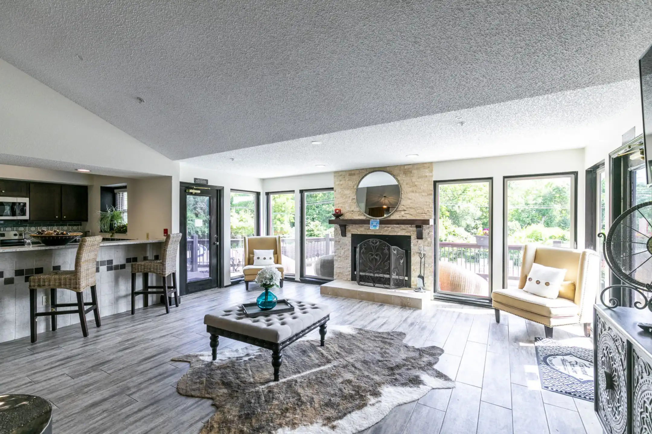 Leawood at State Line 2140 W 137th Ter Overland Park, KS Apartments