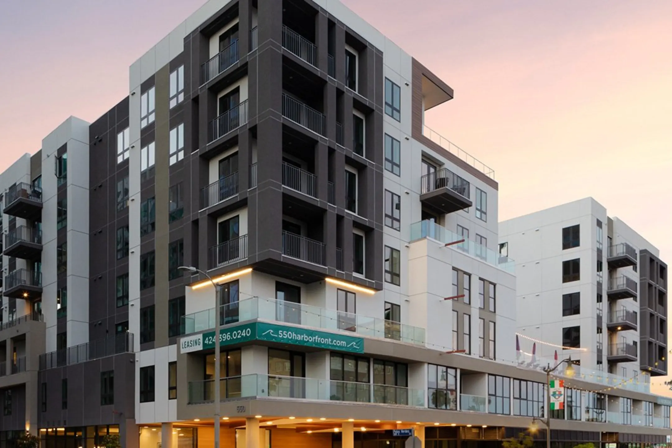 Harbor Front Apartments San Pedro