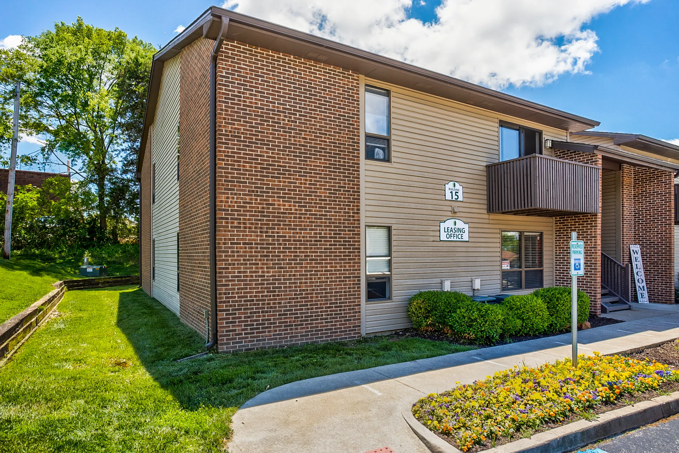 Forest Village Apartments Apartments Columbia, MO 65203