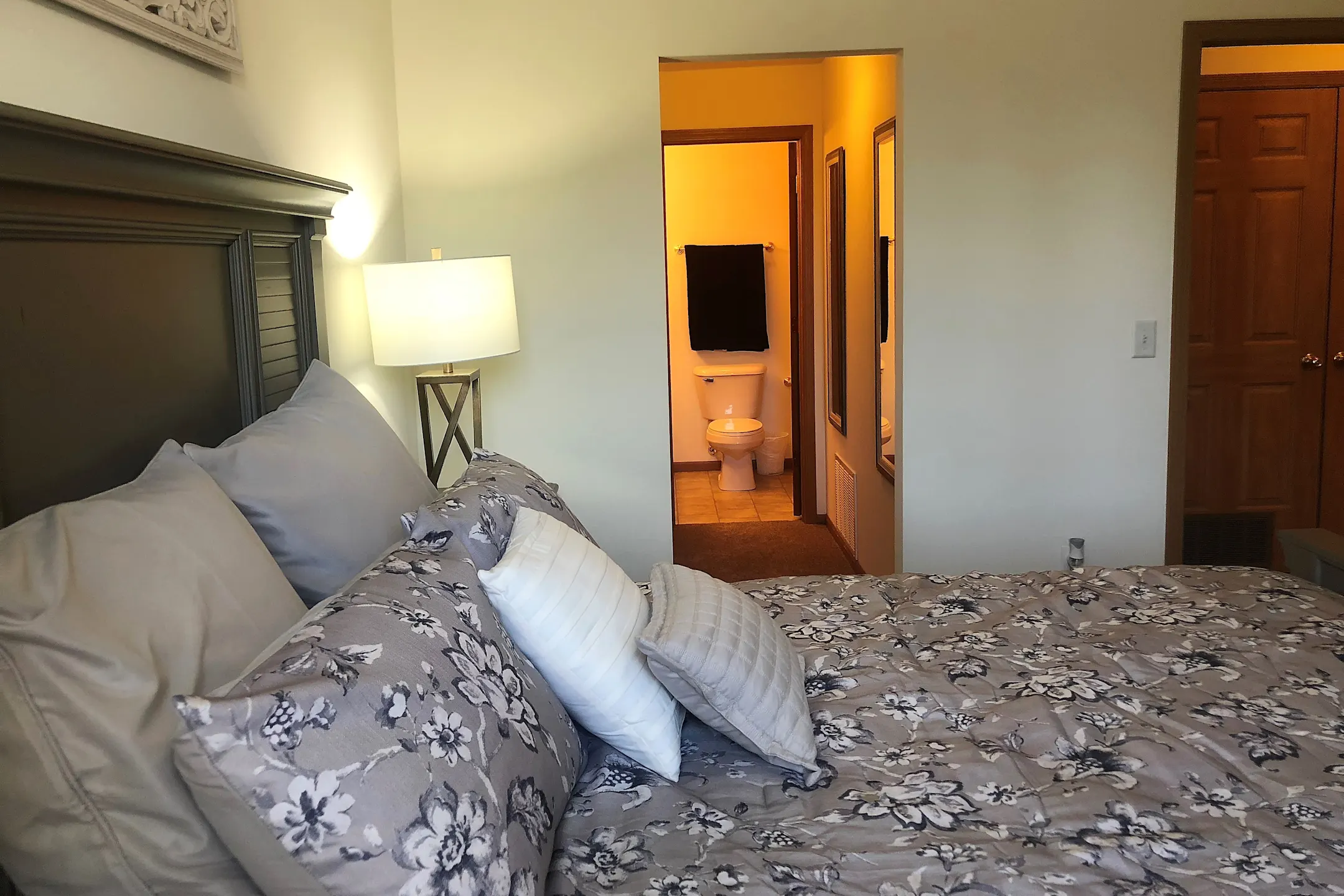 Bedroom - The Ridge - Toledo, OH