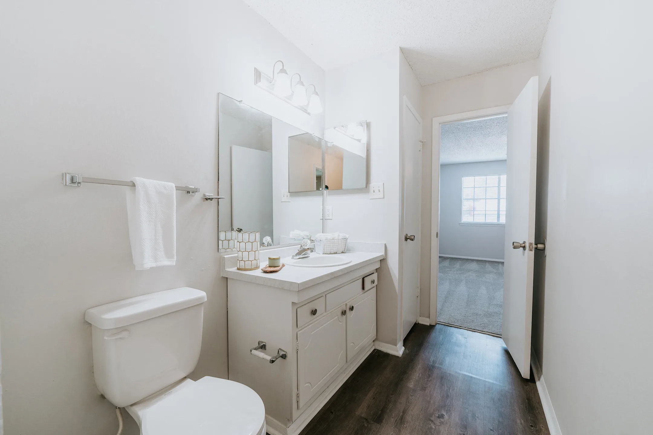 Kingswood Apartments & Townhomes Apartments Mobile, AL 36608