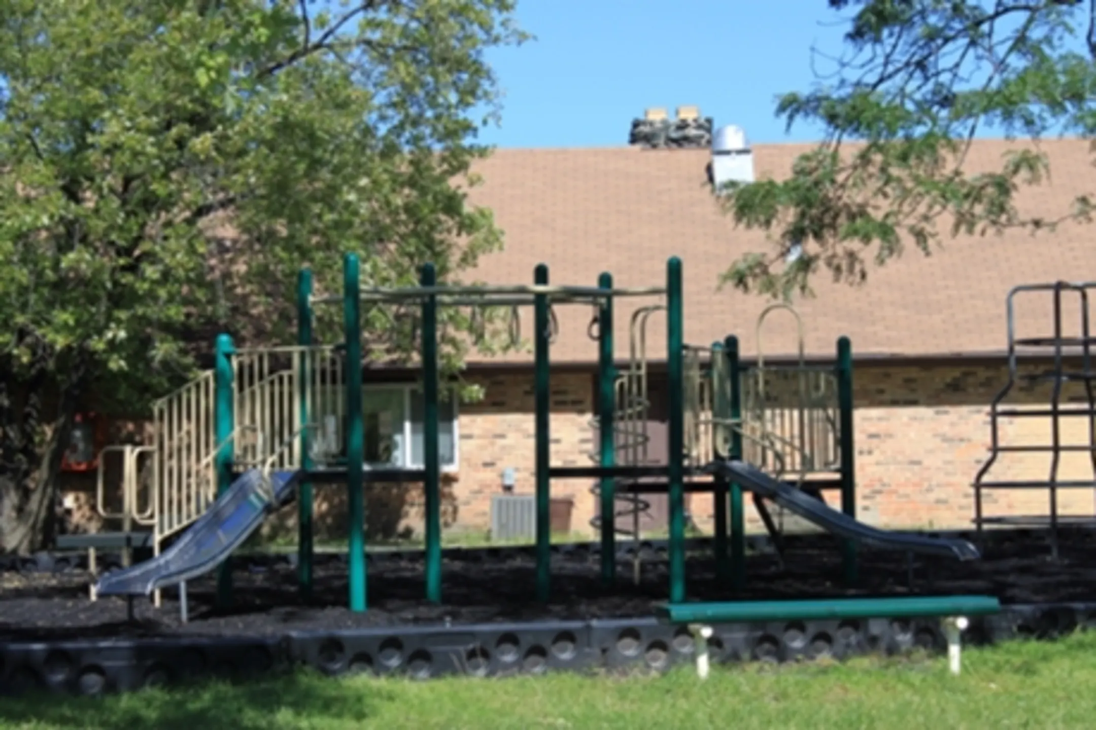 Playground - Param Apartments - Villa Park, IL