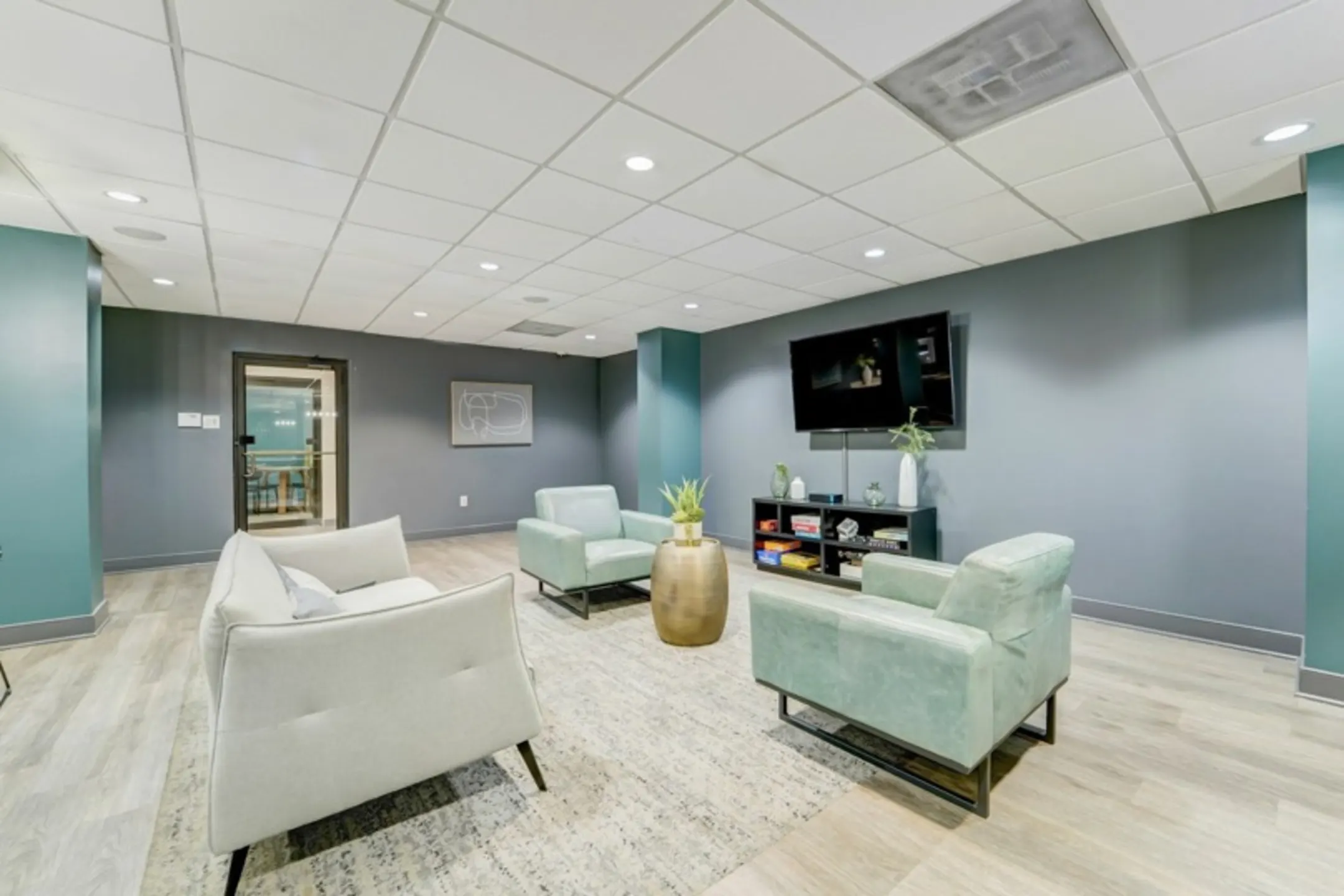 Living Room - ReNew Mt. Vernon - Baltimore, MD