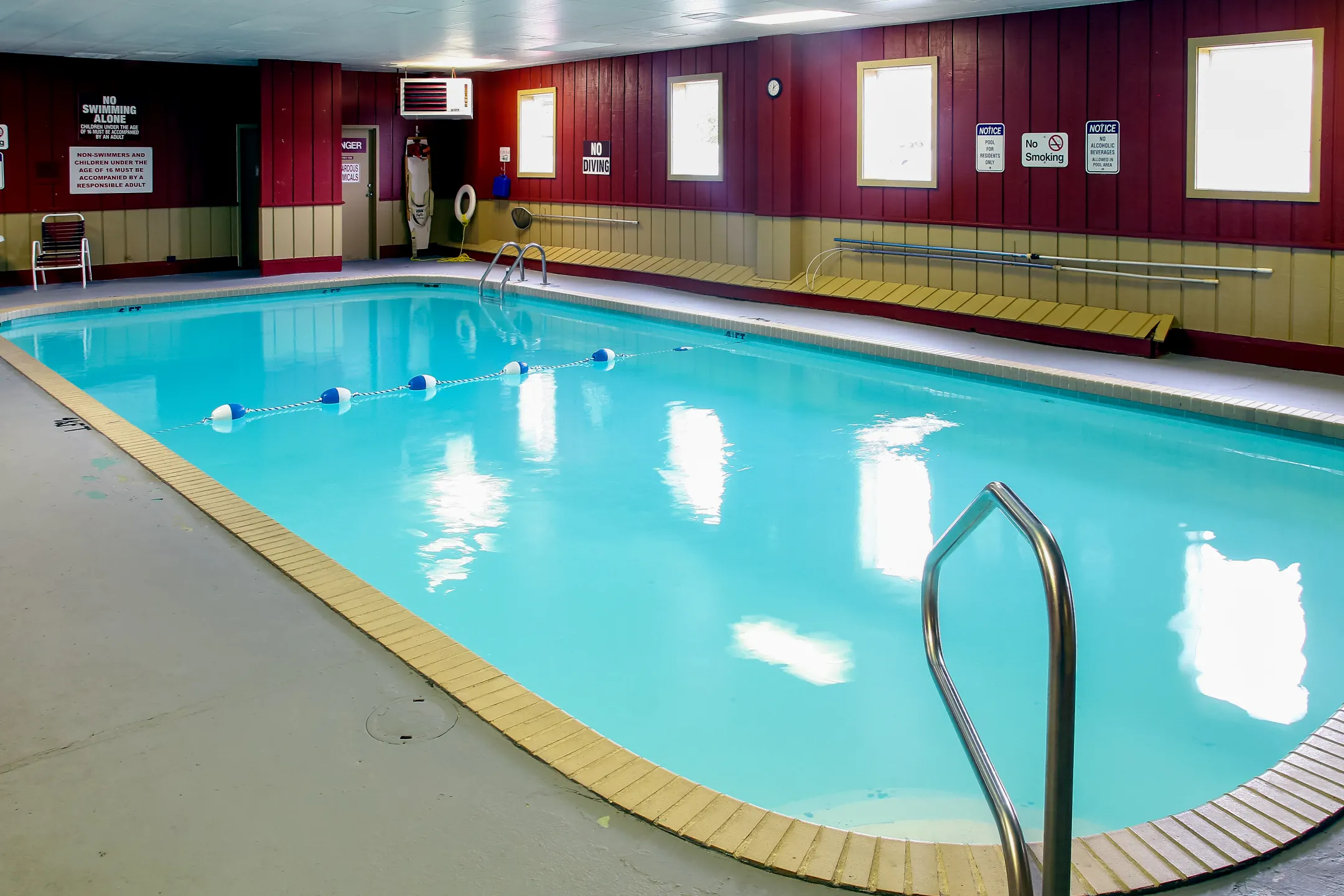 Pool - Colony Bay Apartments - Fort Wayne, IN