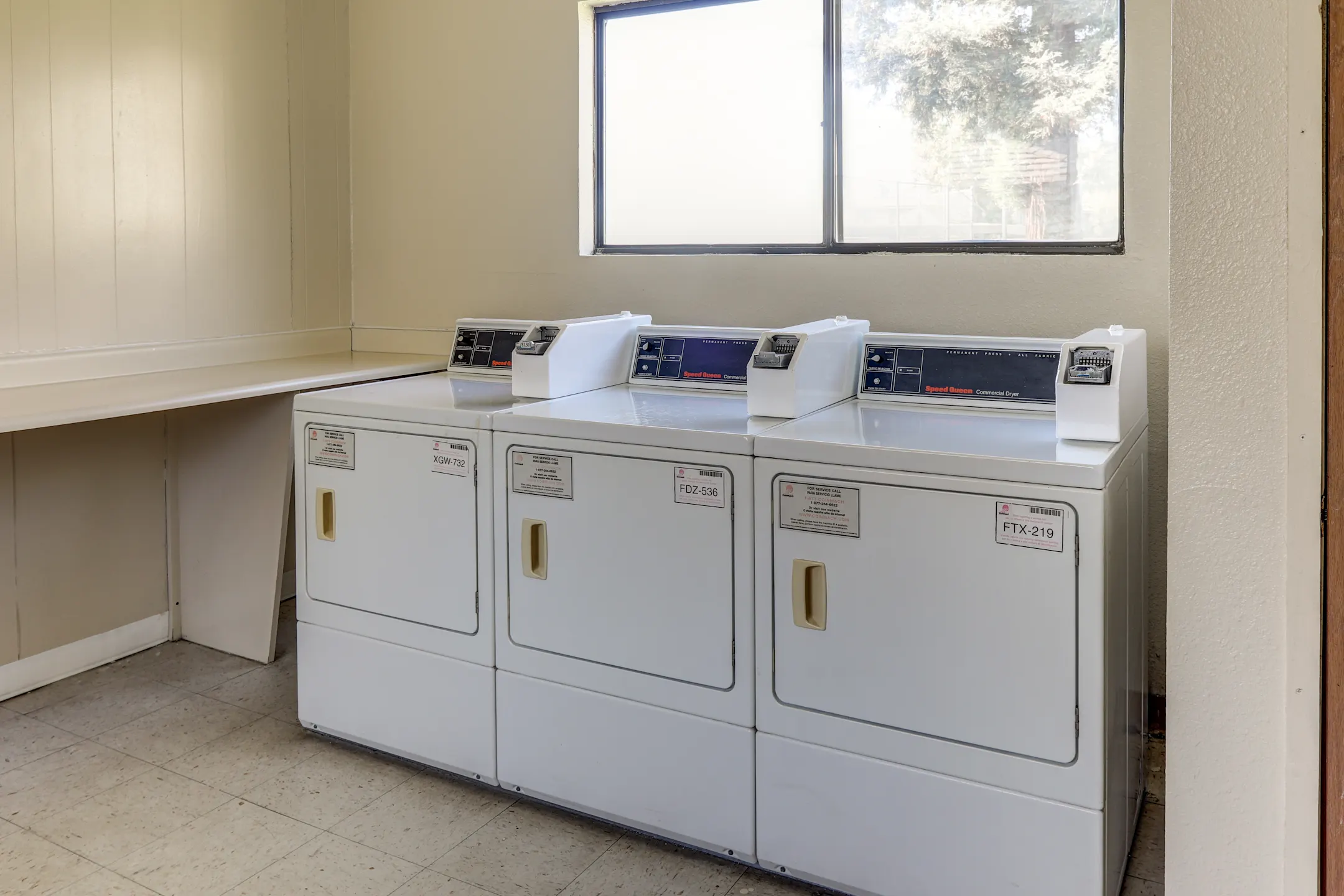 Lakeshore Meadows Apartments Lodi, CA 95242