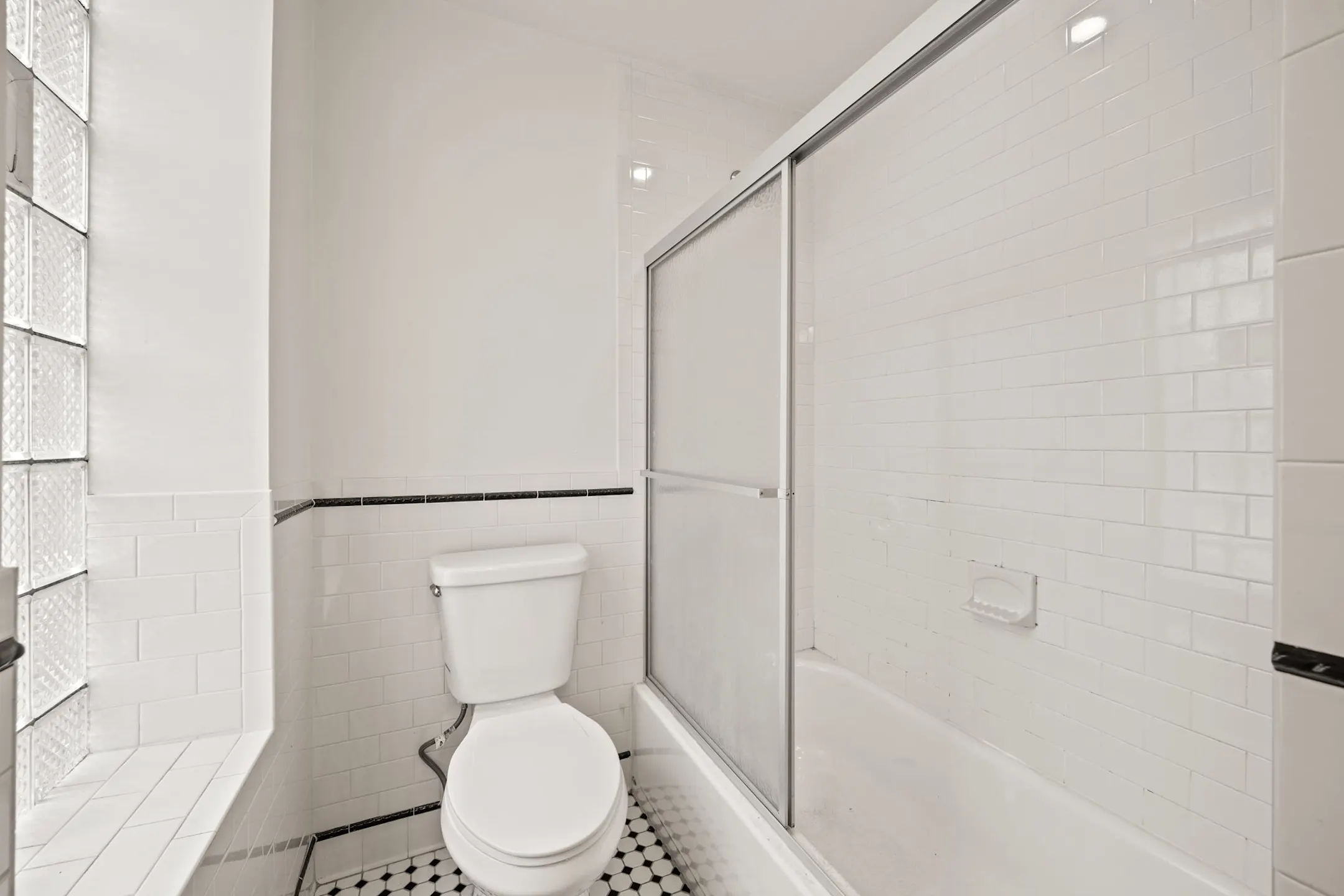 801 Dobson Street Apartments Evanston, IL 60202