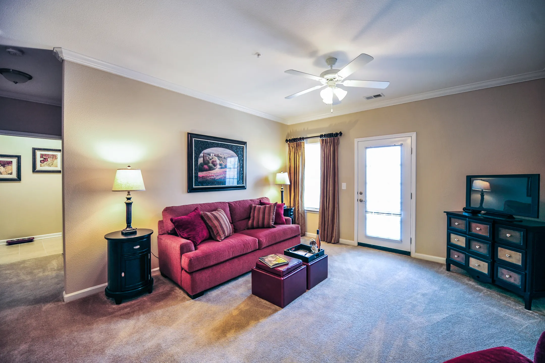 Living Room - Meridian Watermark - Richmond, VA