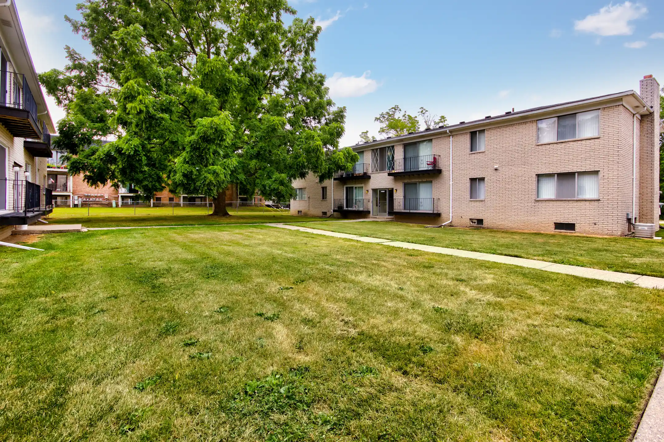 Pleasantview Manor Apartments Apartments Fraser, MI 48026