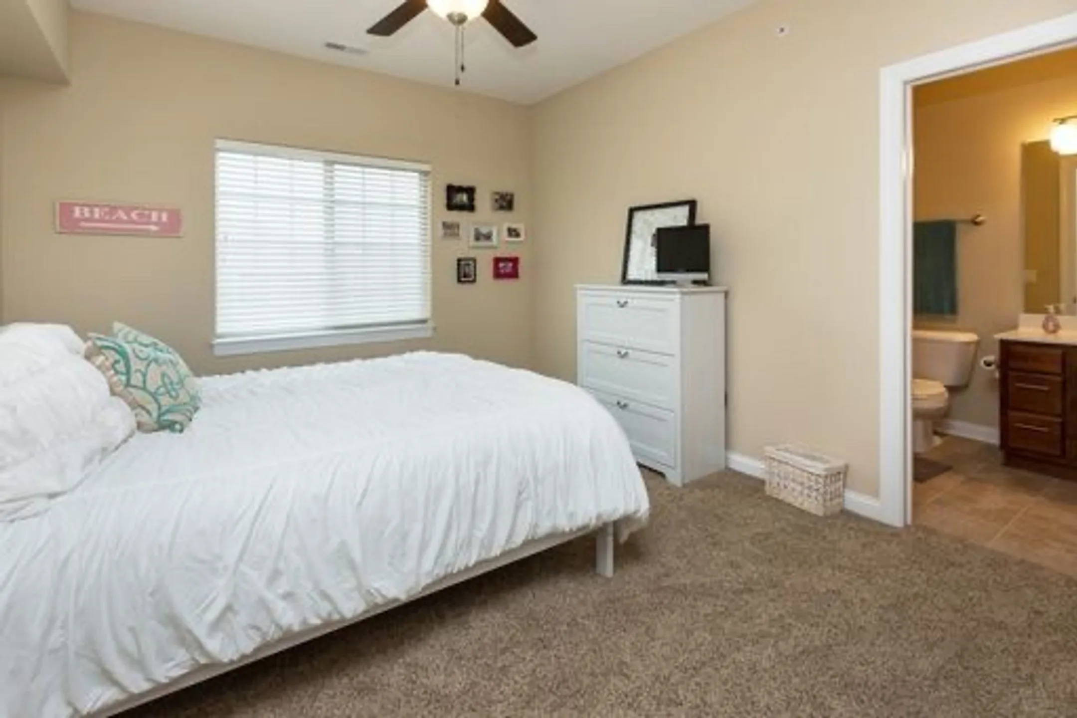 Brookside Condominiums Apartments West Des Moines, IA 50266