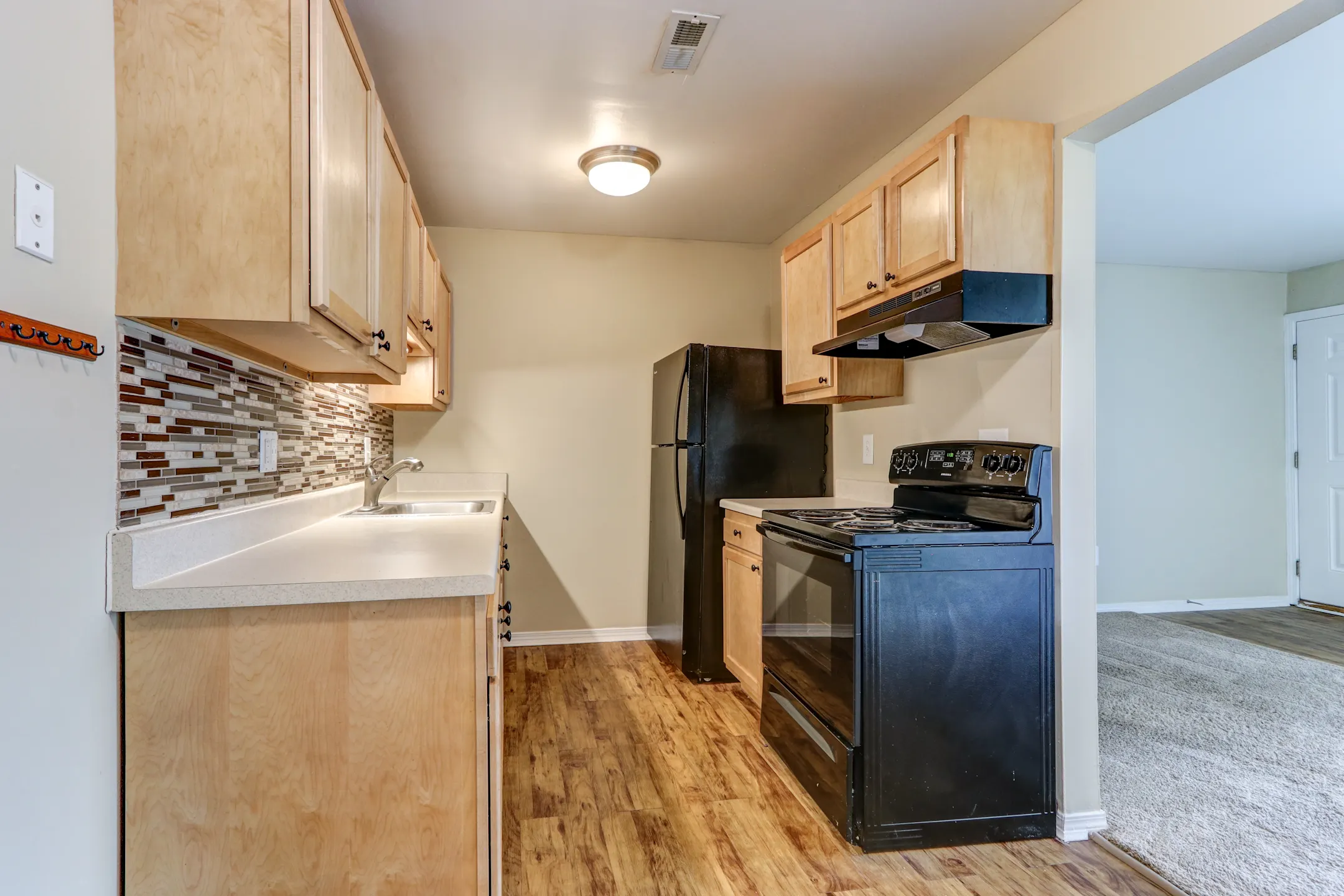 Kitchen - Water's Edge - South Lyon, MI
