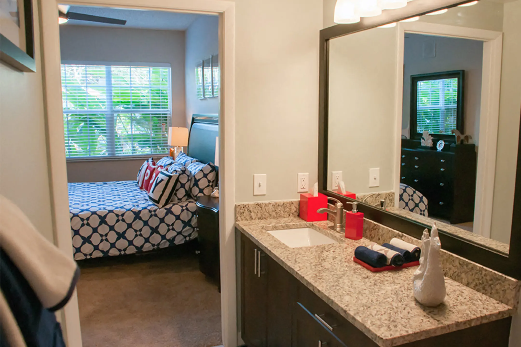 The Upton Apartment Homes 911 S Park Rd Hollywood, FL Apartments