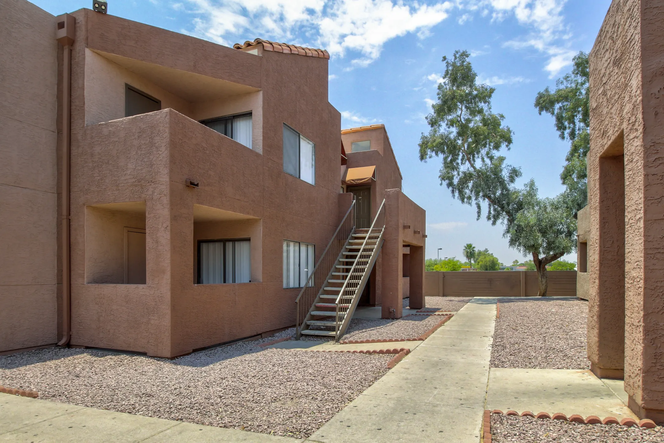 Desert Wind Apartments - 4140 W Mcdowell Rd 