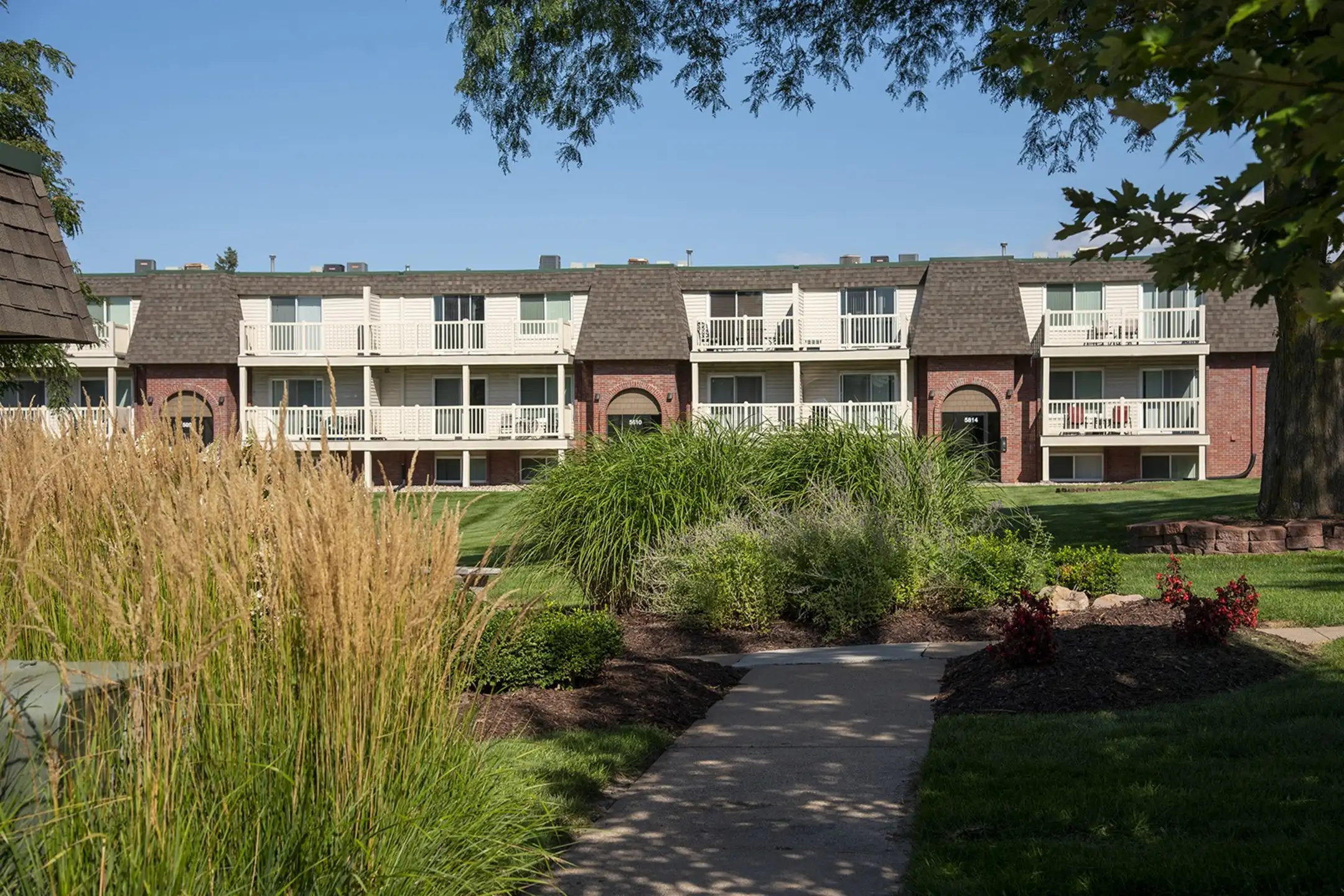 Cimarron Hills Apartments Omaha, NE 68127