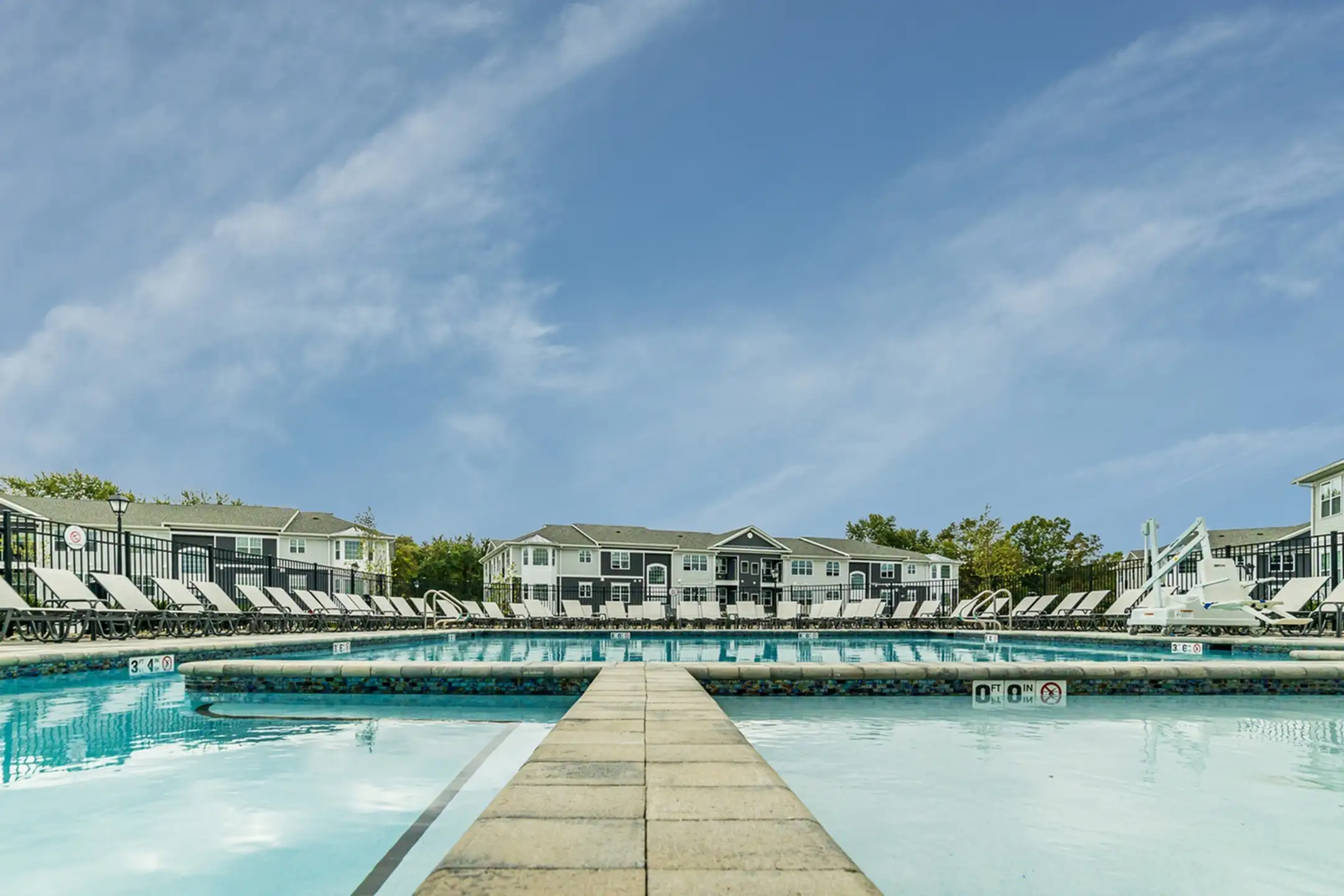 Camelot at Marlboro 98 Lukas Blvd. NJ Apartments for