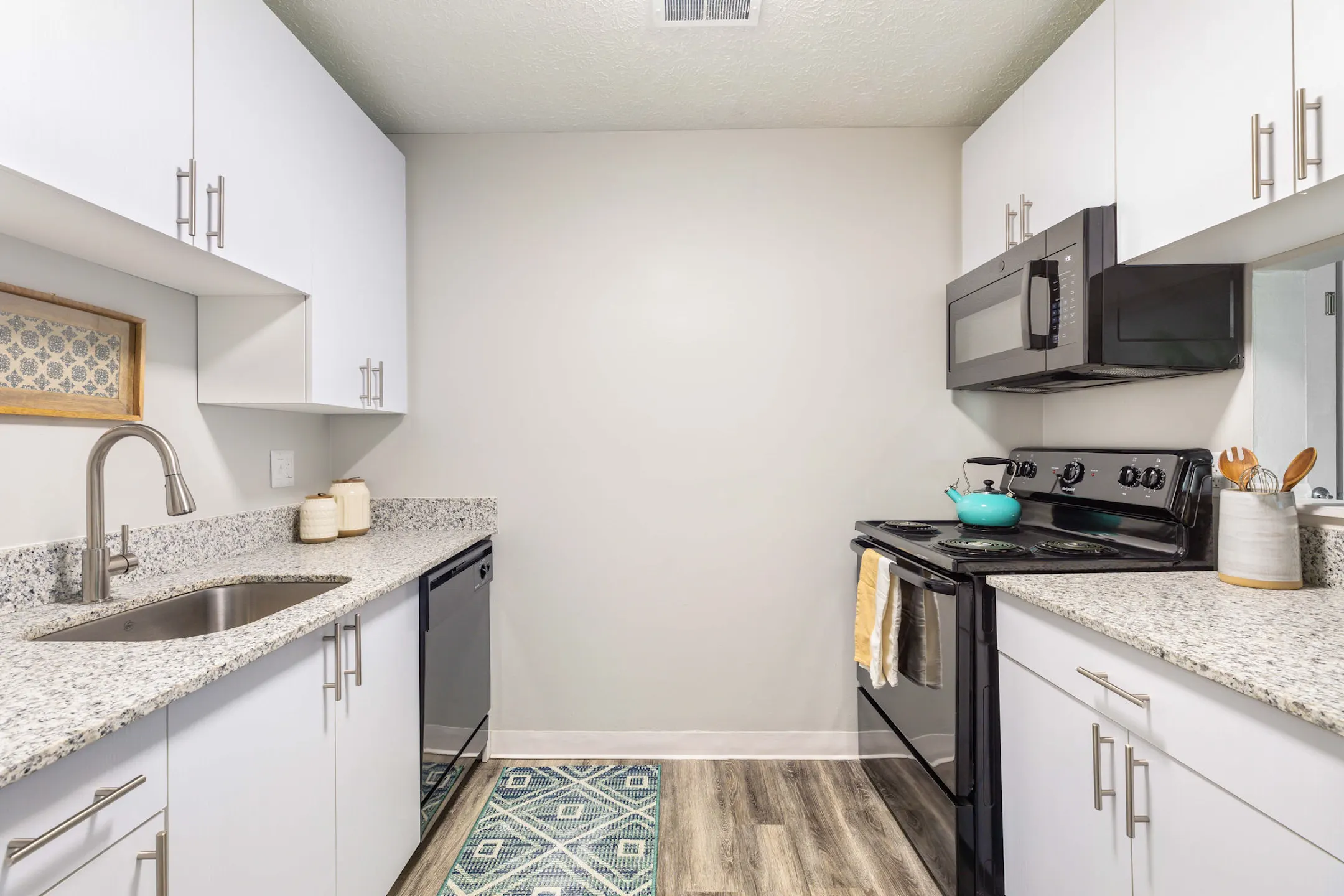 Kitchen - The Trails at Arbor Court - Columbus, OH