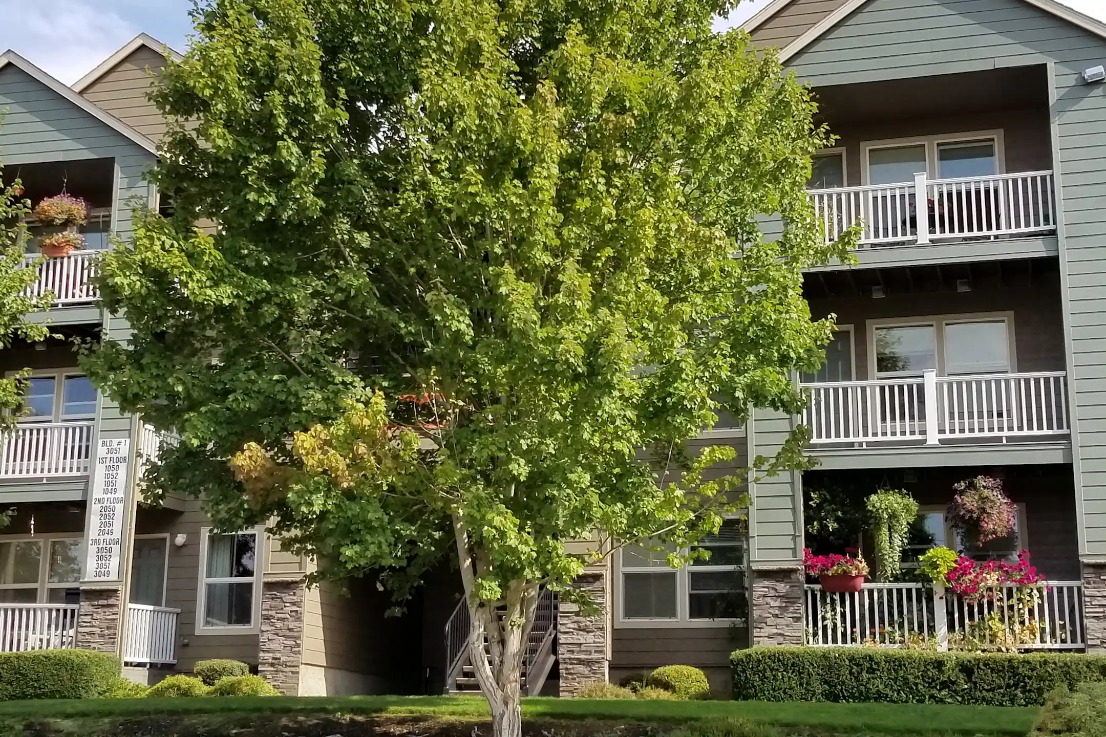 Eola Heights Apartments Salem, OR 97304