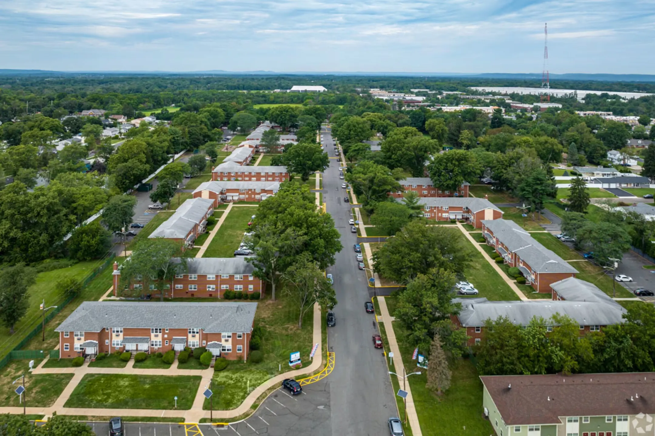 Apartments 1470 Oak Tree Dr North Brunswick, NJ