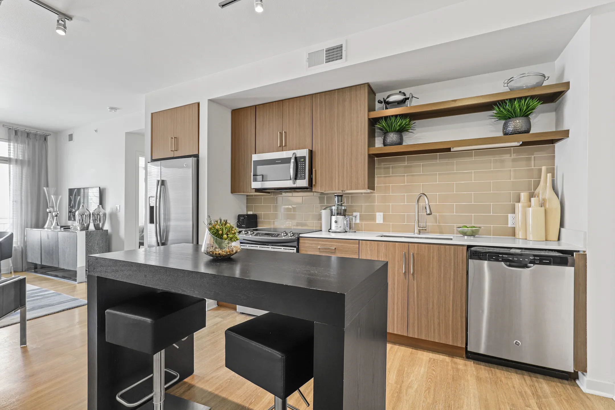Kitchen - 8000 Uptown - Broomfield, CO