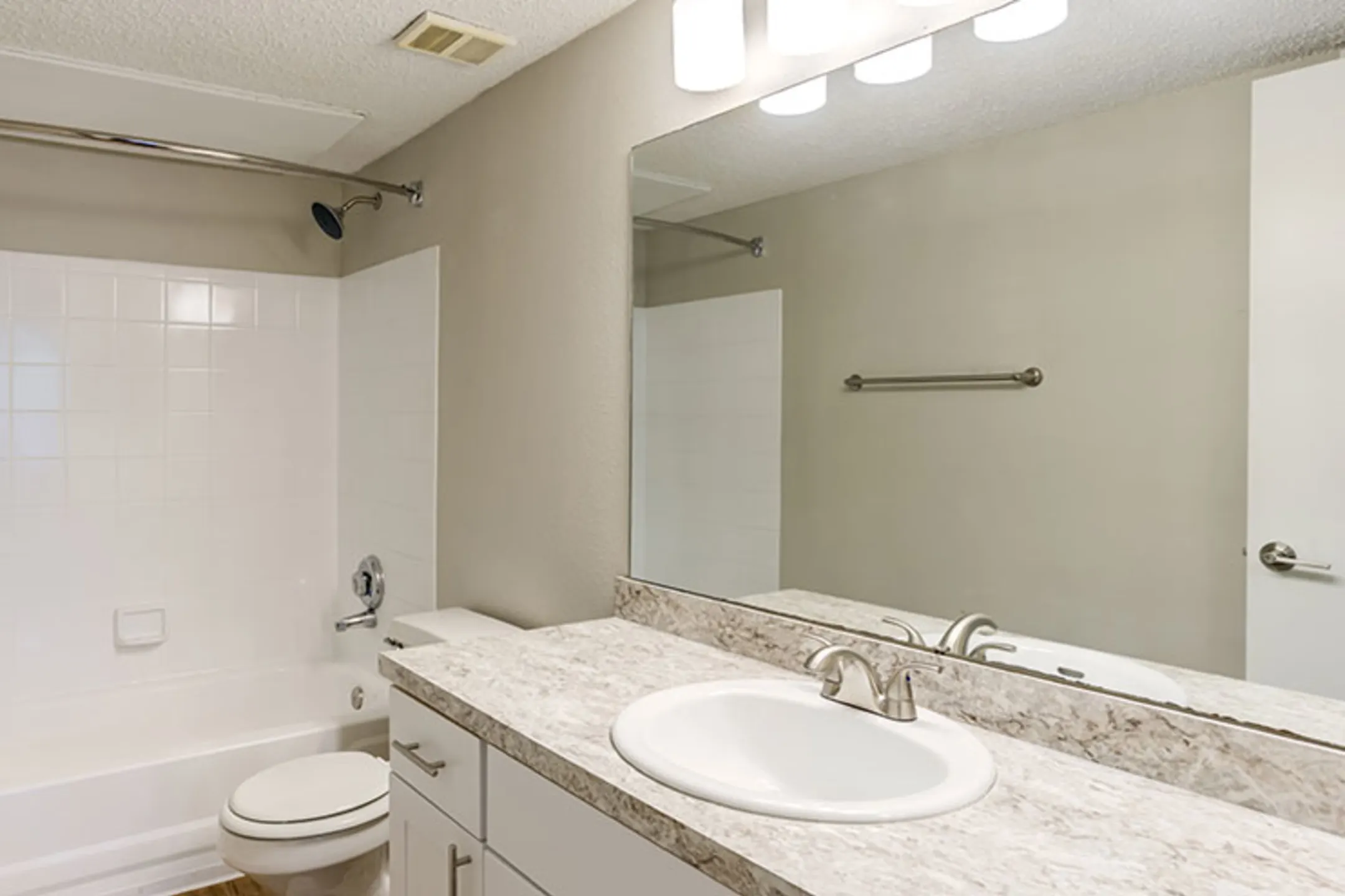 Bathroom - Newport Colony - Casselberry, FL