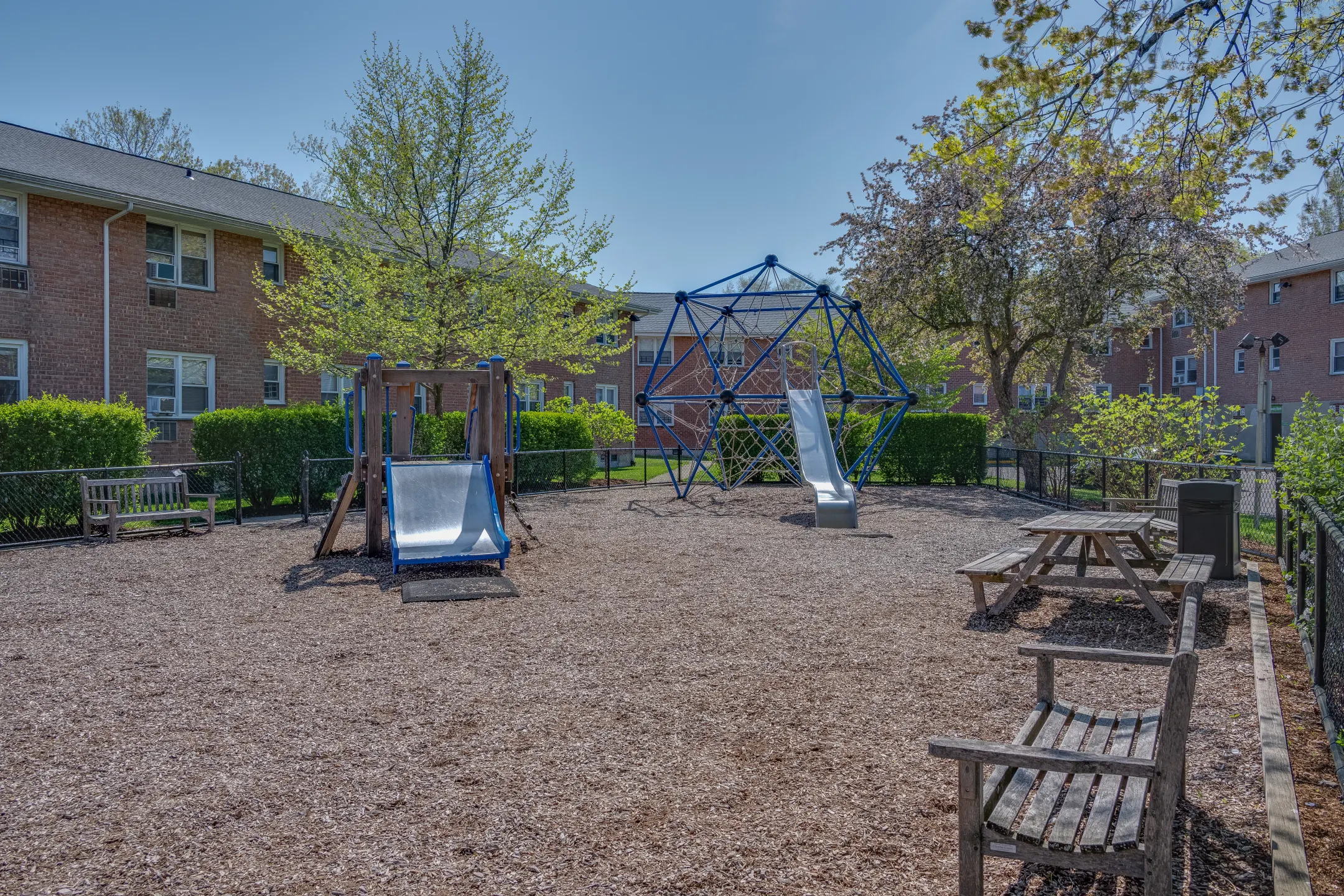 Crestwood Lake Apartments 90 Beaumont Circle Yonkers, NY Apartments