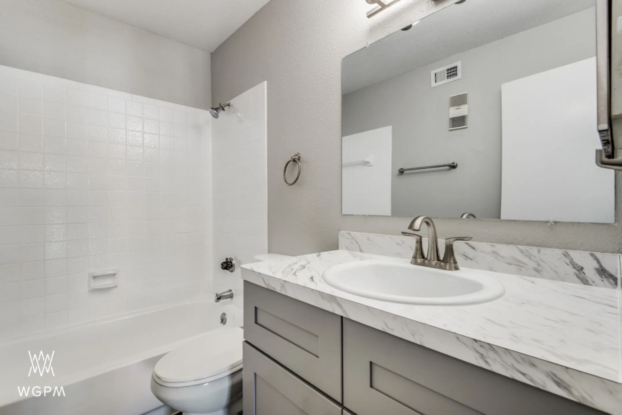 Bathroom - Summit Apartments - Huntsville, TX