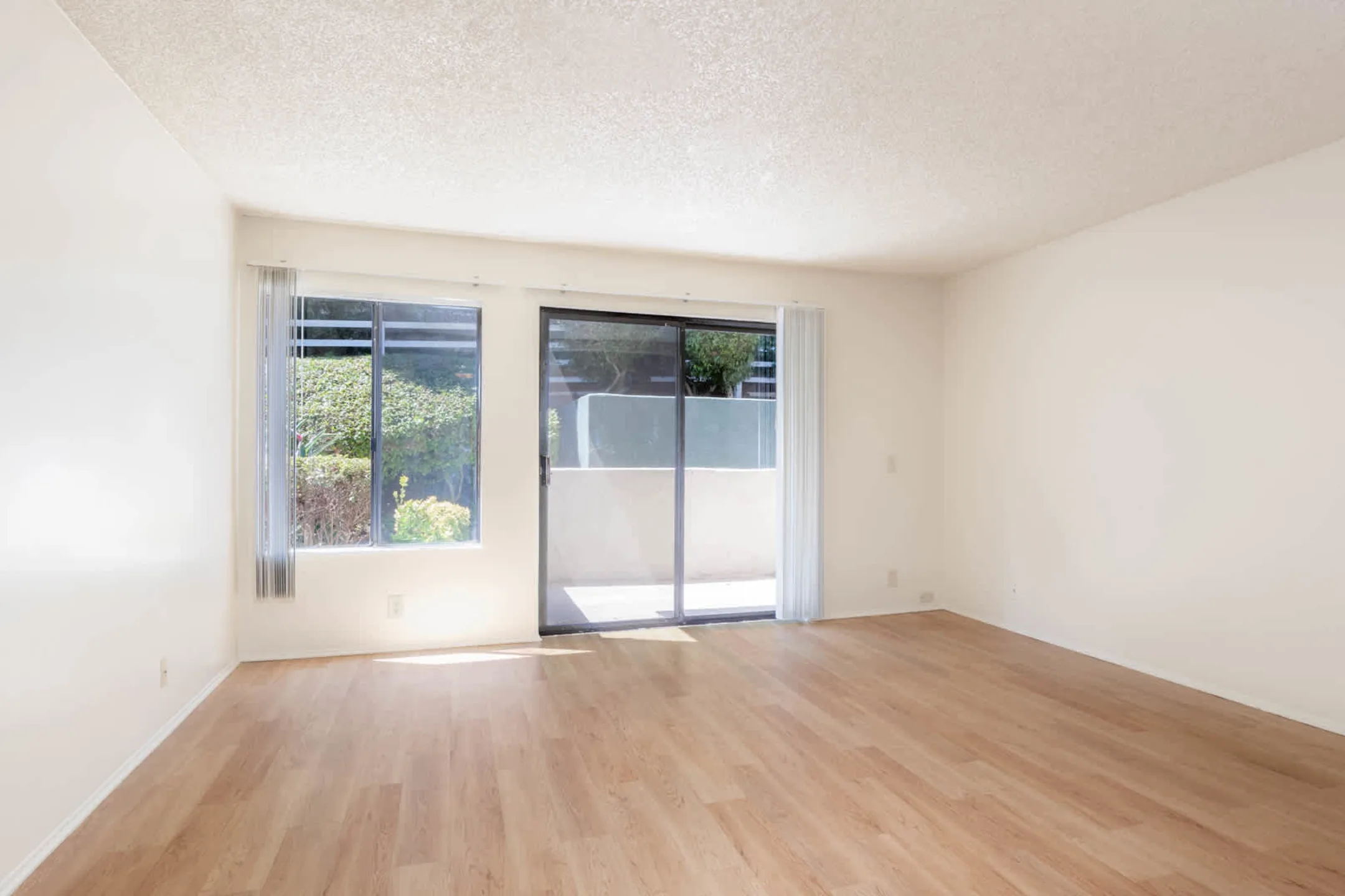 Ocean Crest 873 Stevens Ave Solana Beach, CA Apartments for Rent