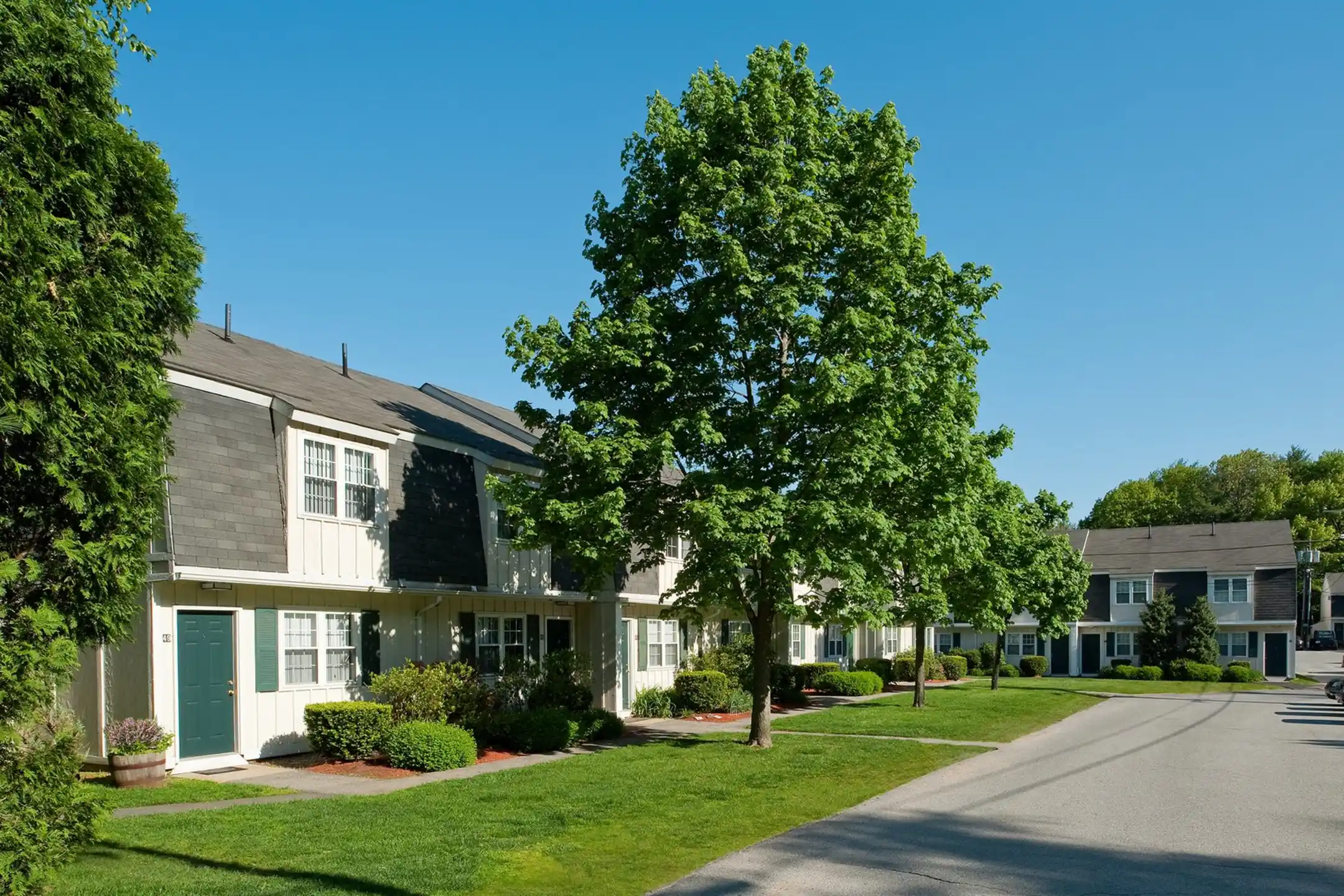 Building - Parke Place Townhomes - Seabrook, NH