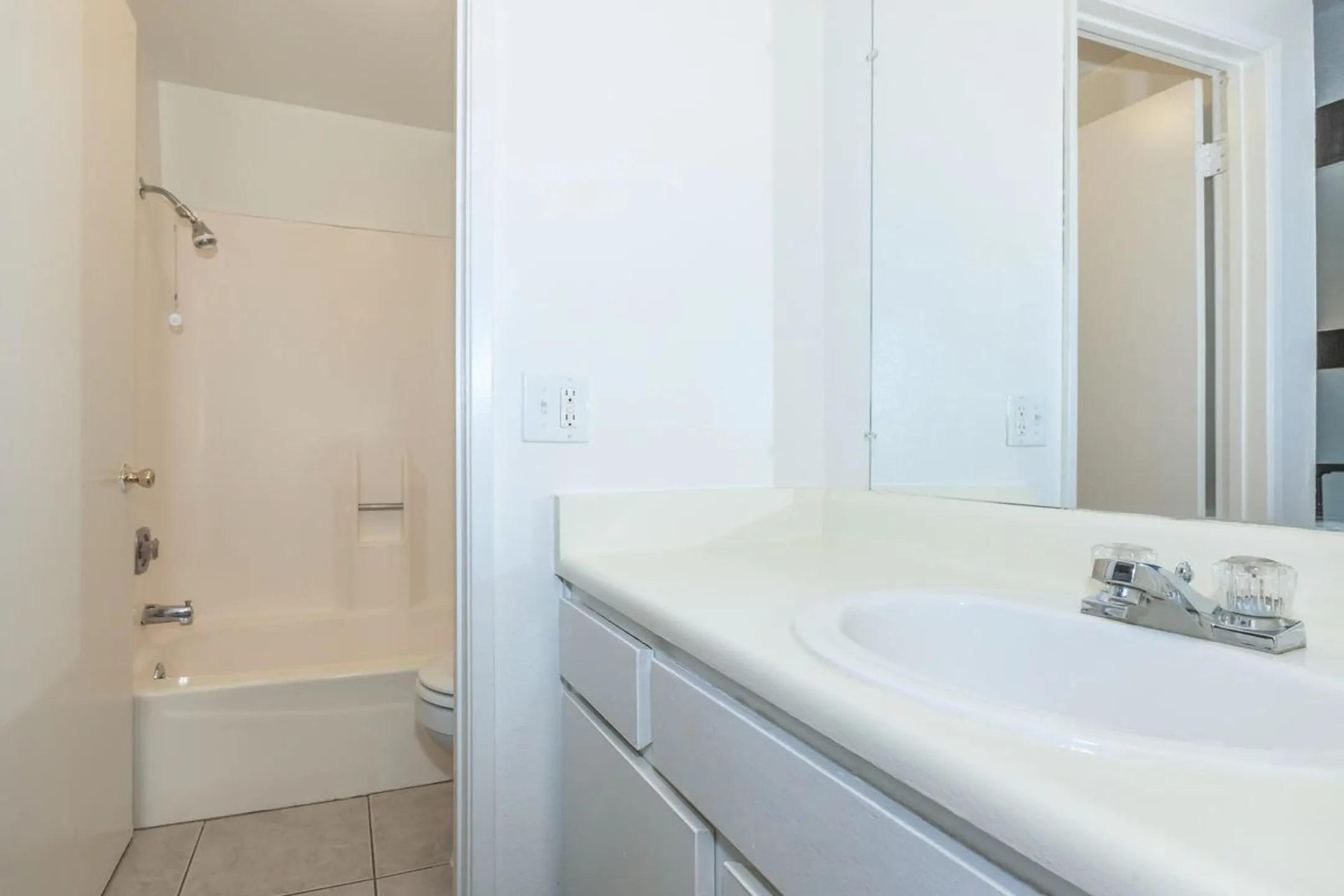 Bathroom - Pacific Terrace Apartments - Bakersfield, CA