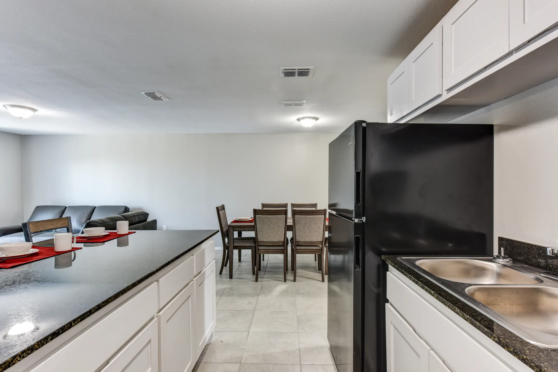 Kitchen - Bay Shore Apartments - Aransas Pass, TX