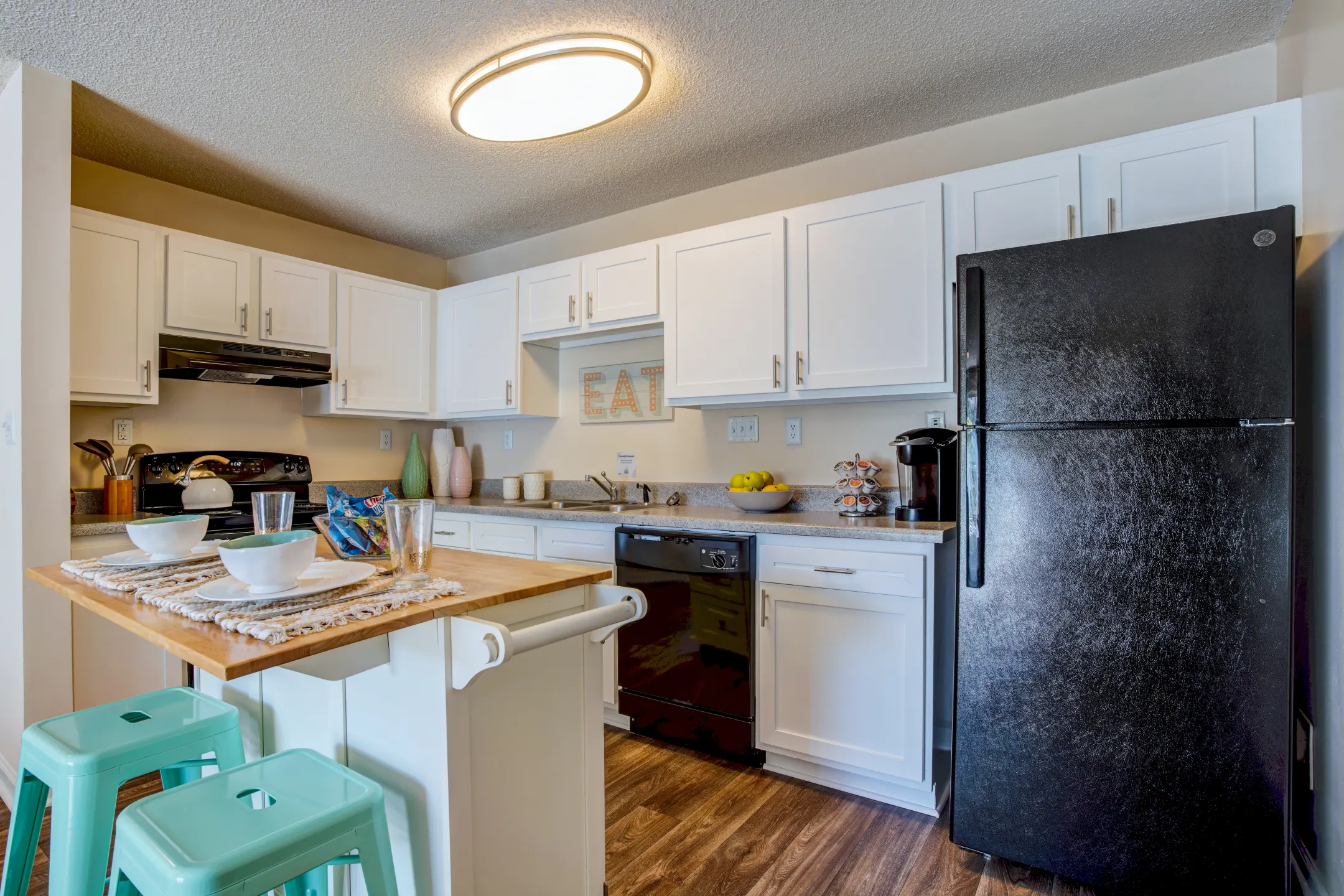 Quad Apartment Homes 734 MacMillan Avenue North Wilmington, NC