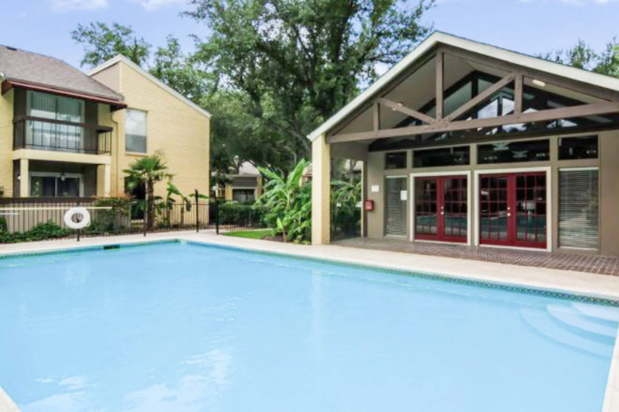 Pool - Cambridge Place - Houston, TX