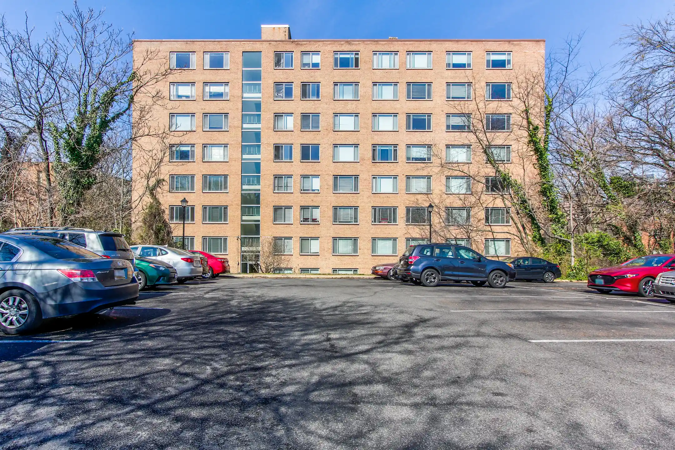 Robin Towers Apartments Arlington, VA 22209