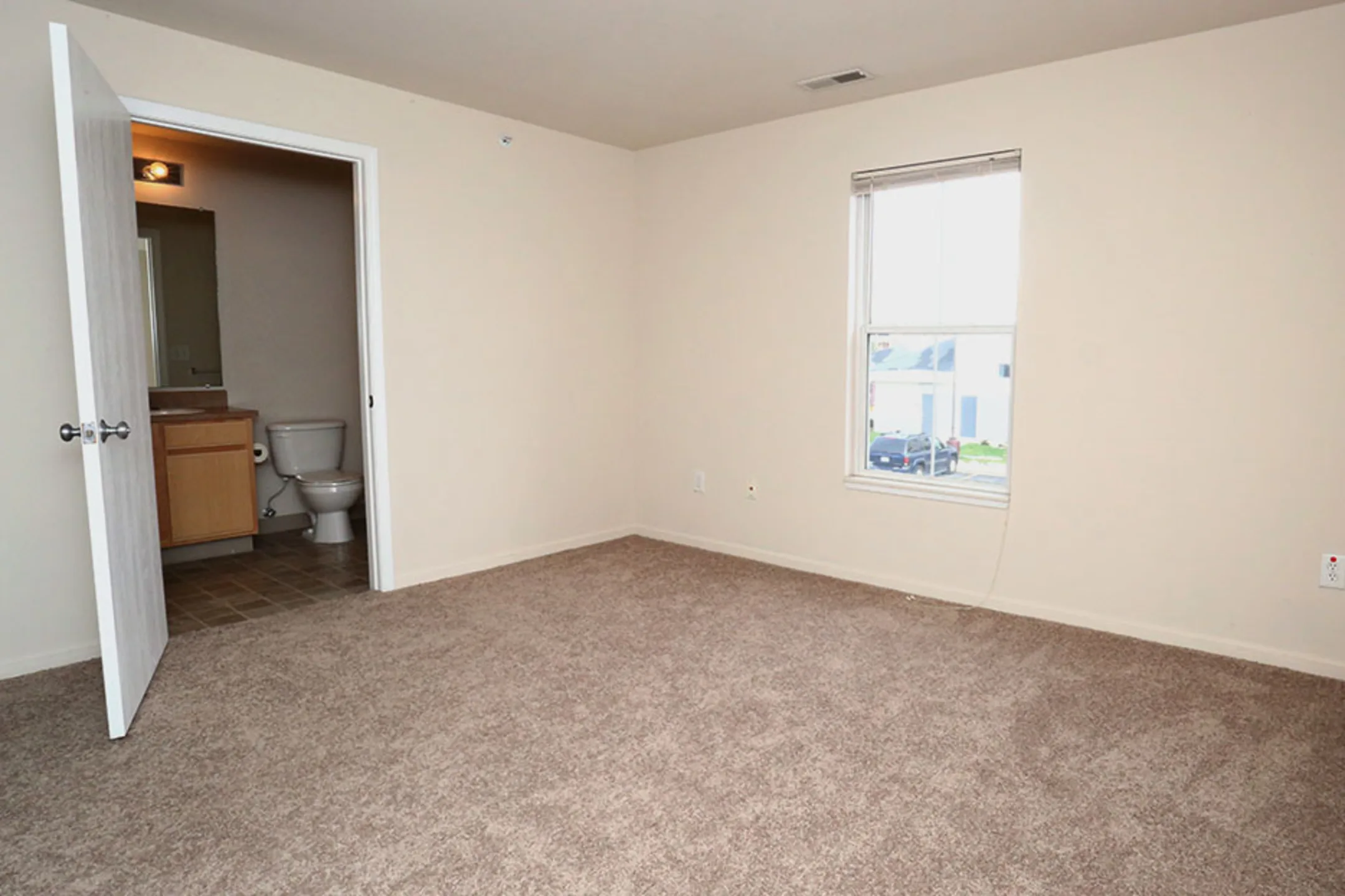 The Village at Bluegrass Apartments Mount Pleasant, MI 48858