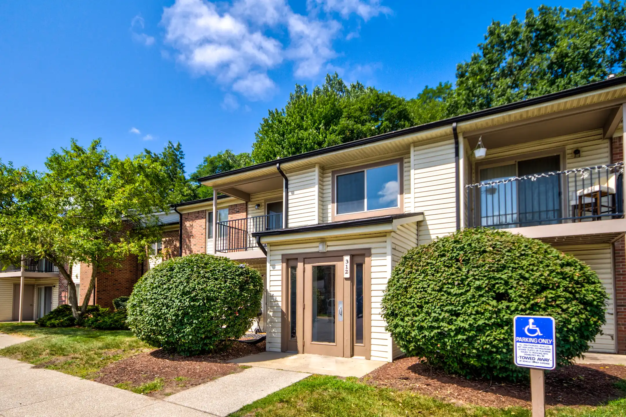 Woodland Crossing Apartments Michigan City, IN 46360