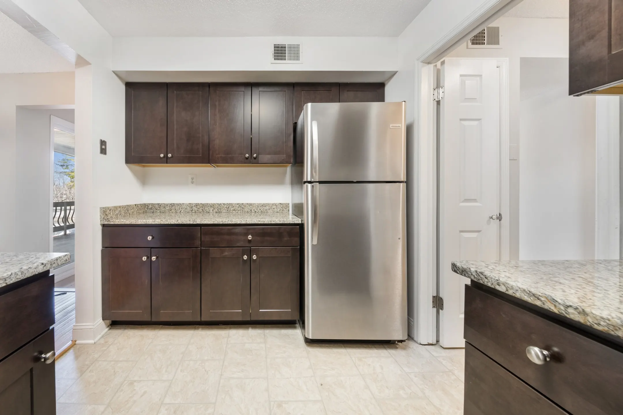 Hidden Lake Town And Country Apartments 1 Lincoln Pl North Brunswick, NJ Apartments for Rent