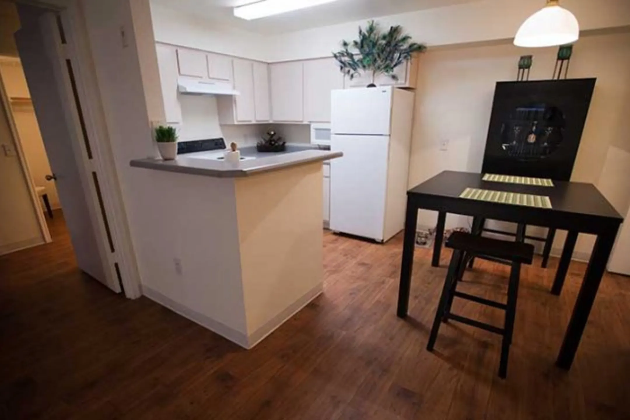 Kitchen - Table Rock Apartments - Flagstaff, AZ