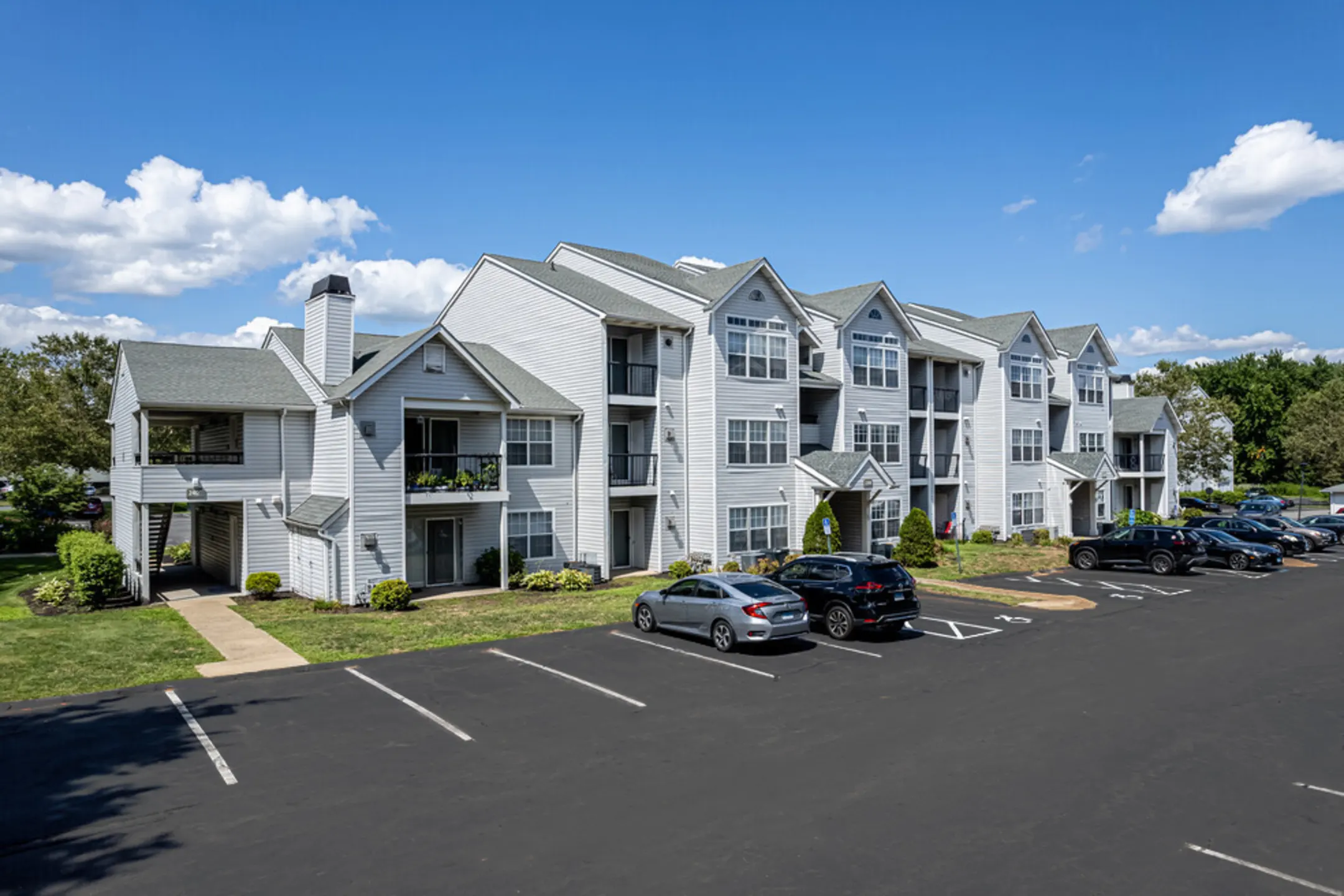 The Pavilions Apartments - Manchester, CT 06042