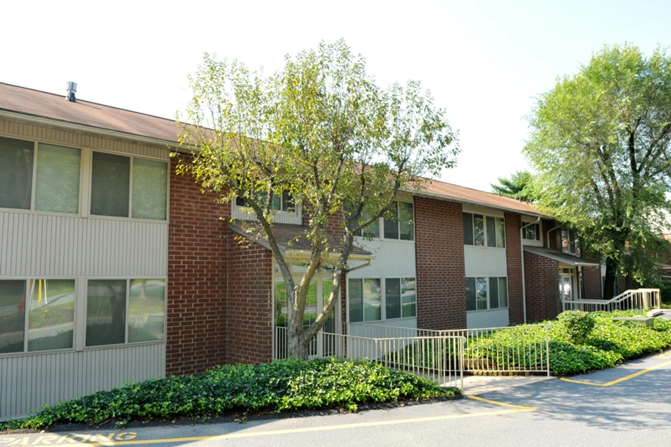 Building - Spring Valley Apartments - Harrisburg, PA