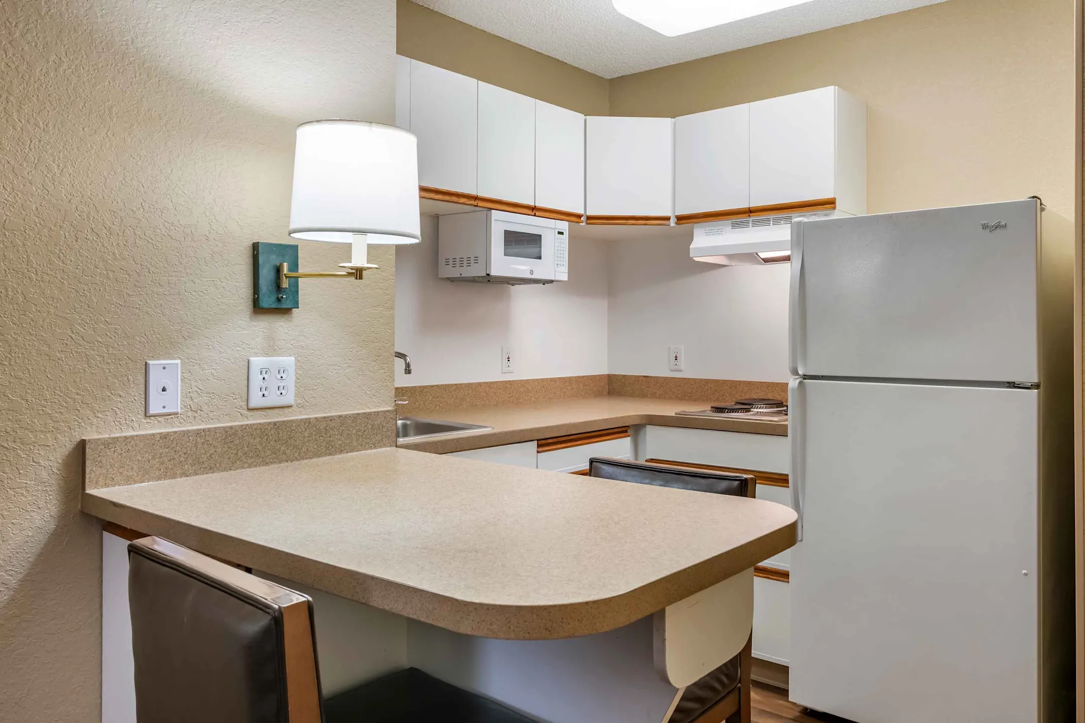 Kitchen - Furnished Studio - Orlando - Altamonte Springs - Altamonte Springs, FL