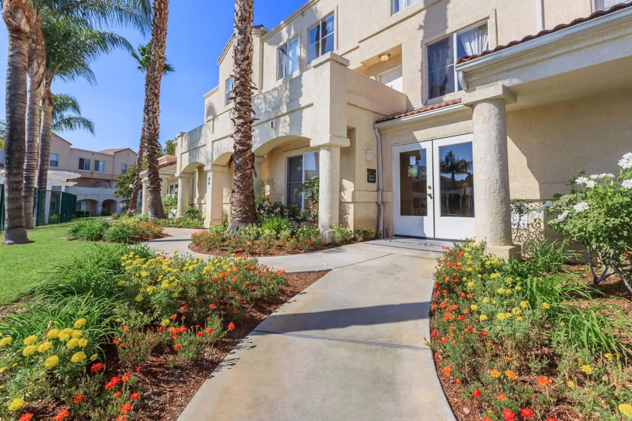 River Ranch Townhomes W. 18005 Anne's Cir Santa Clarita, CA
