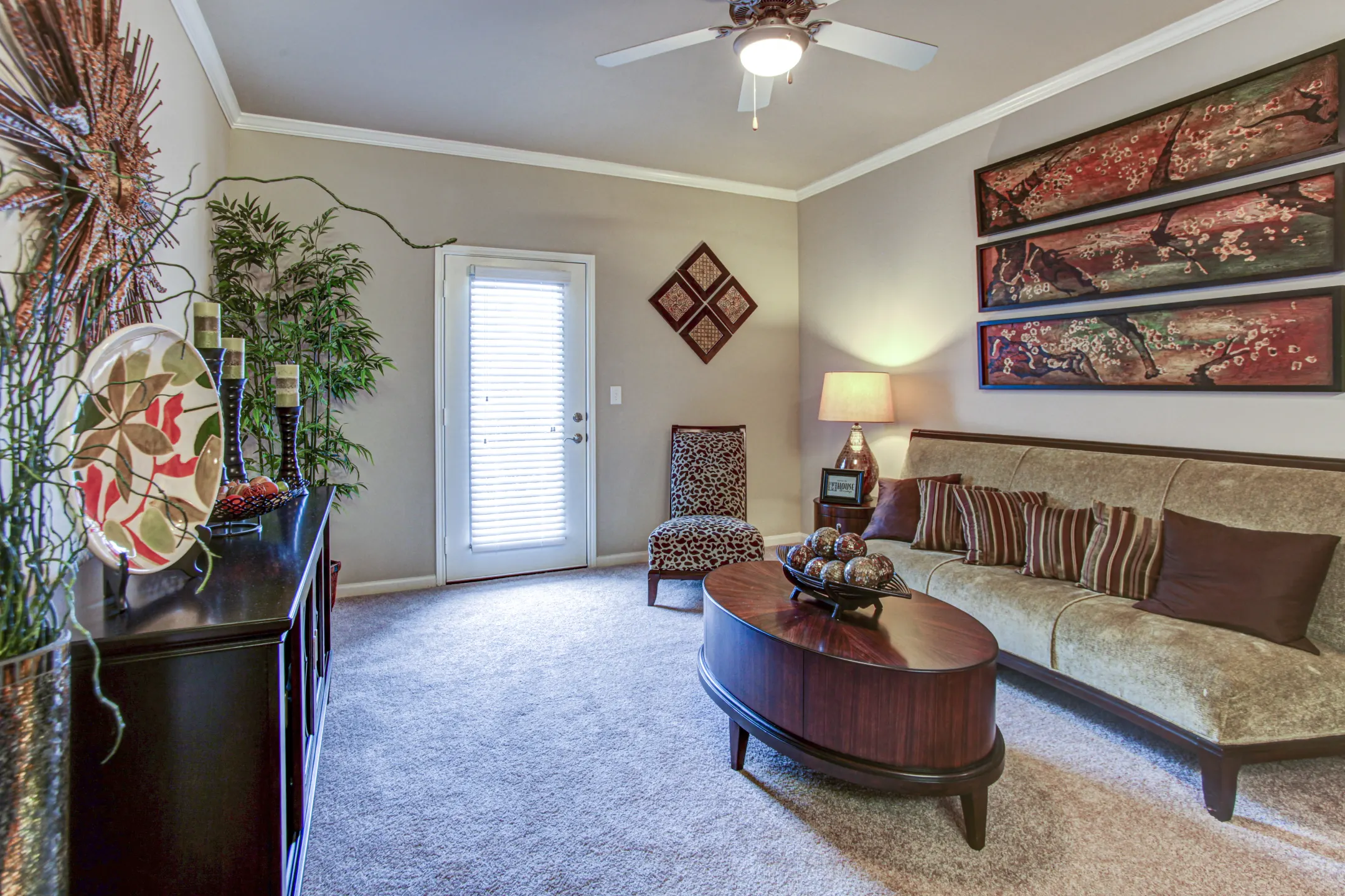 Living Room - Avalon Apartments - Pensacola, FL