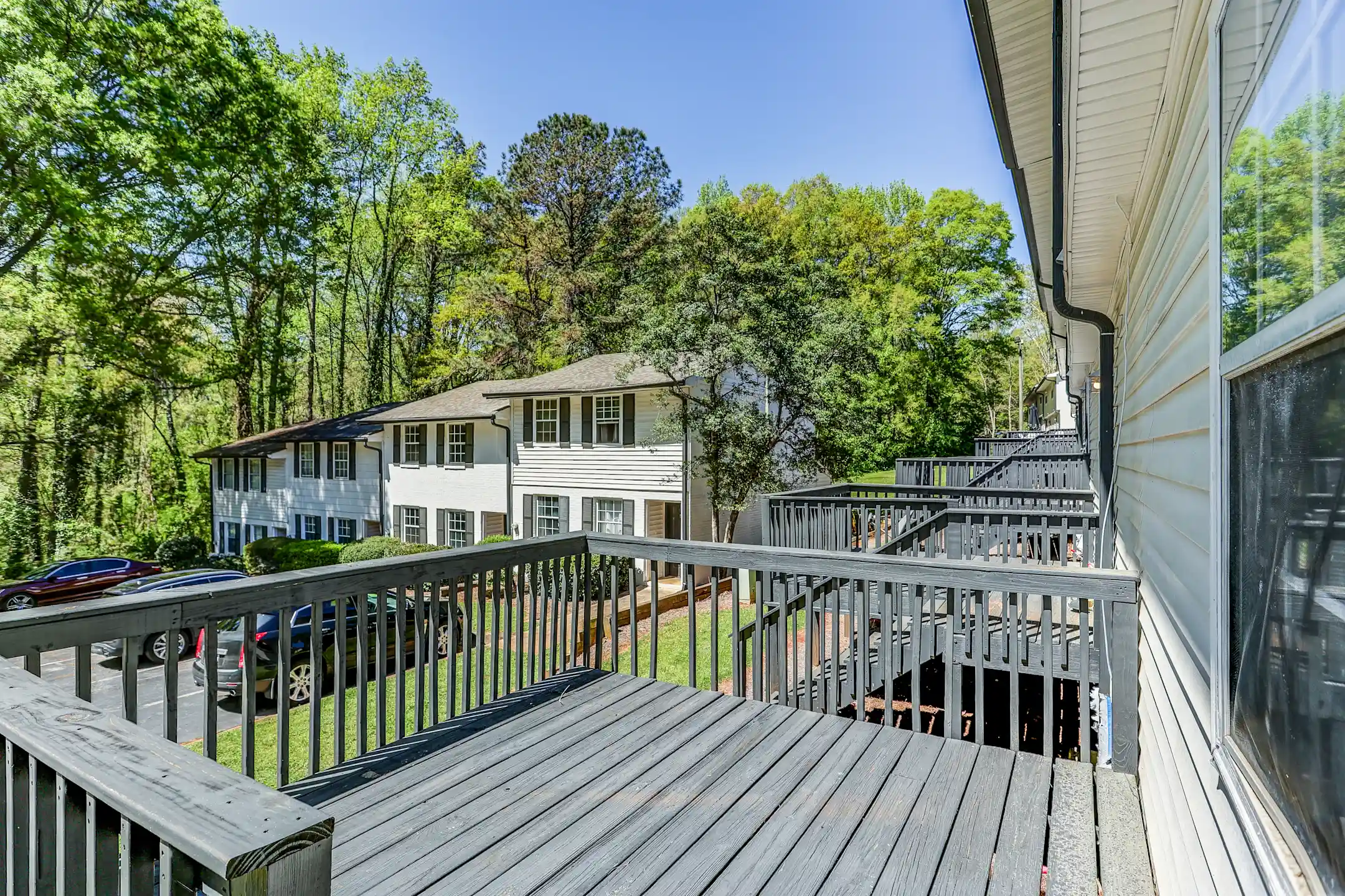 Creekview Townhomes 437 Creekview Ct Scottdale, GA Apartments for