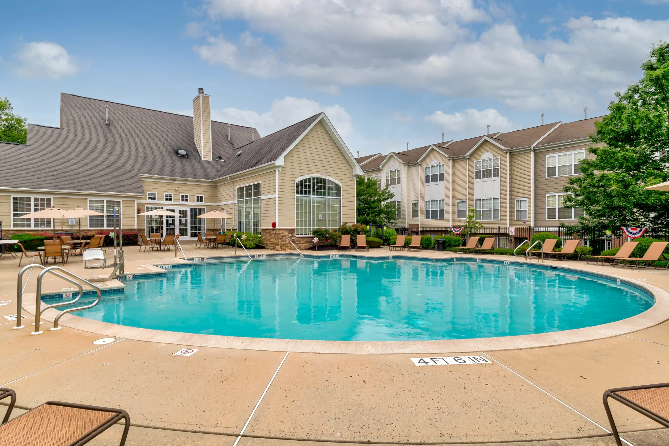 Camelot at La Mer I & II Apartments Parlin, NJ 08859